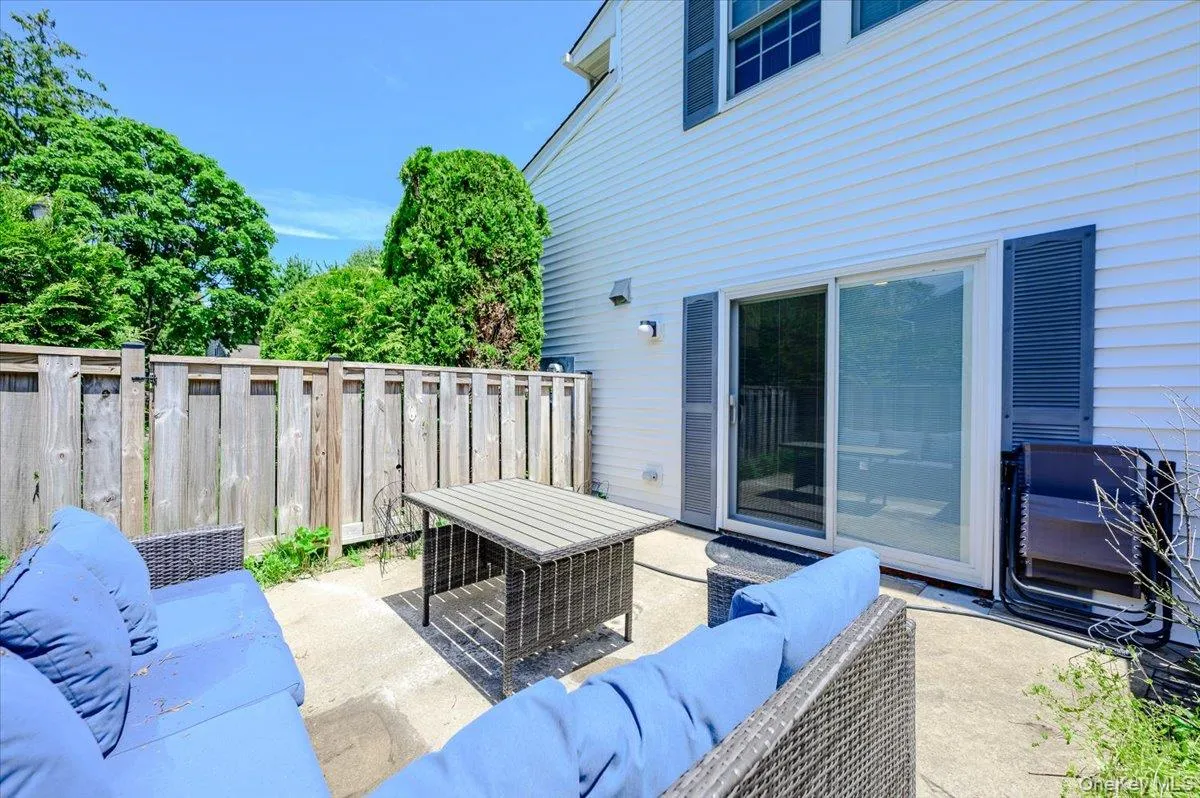 95 Aspen Drive, Oyster Bay, NY, 3 Bedrooms Bedrooms, 6 Rooms Rooms,2 BathroomsBathrooms,Residential,For Rent,Aspen,0,1007979 95 Aspen Drive, Oyster Bay, NY, 3 Bedrooms Bedrooms, 6 Rooms Rooms,2 BathroomsBathrooms,Residential,For Rent,Aspen,0,1007979