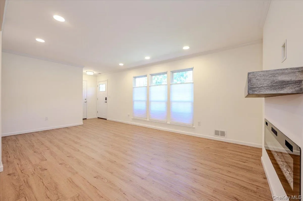 95 Aspen Drive, Oyster Bay, NY, 3 Bedrooms Bedrooms, 6 Rooms Rooms,2 BathroomsBathrooms,Residential,For Rent,Aspen,0,1007979 95 Aspen Drive, Oyster Bay, NY, 3 Bedrooms Bedrooms, 6 Rooms Rooms,2 BathroomsBathrooms,Residential,For Rent,Aspen,0,1007979