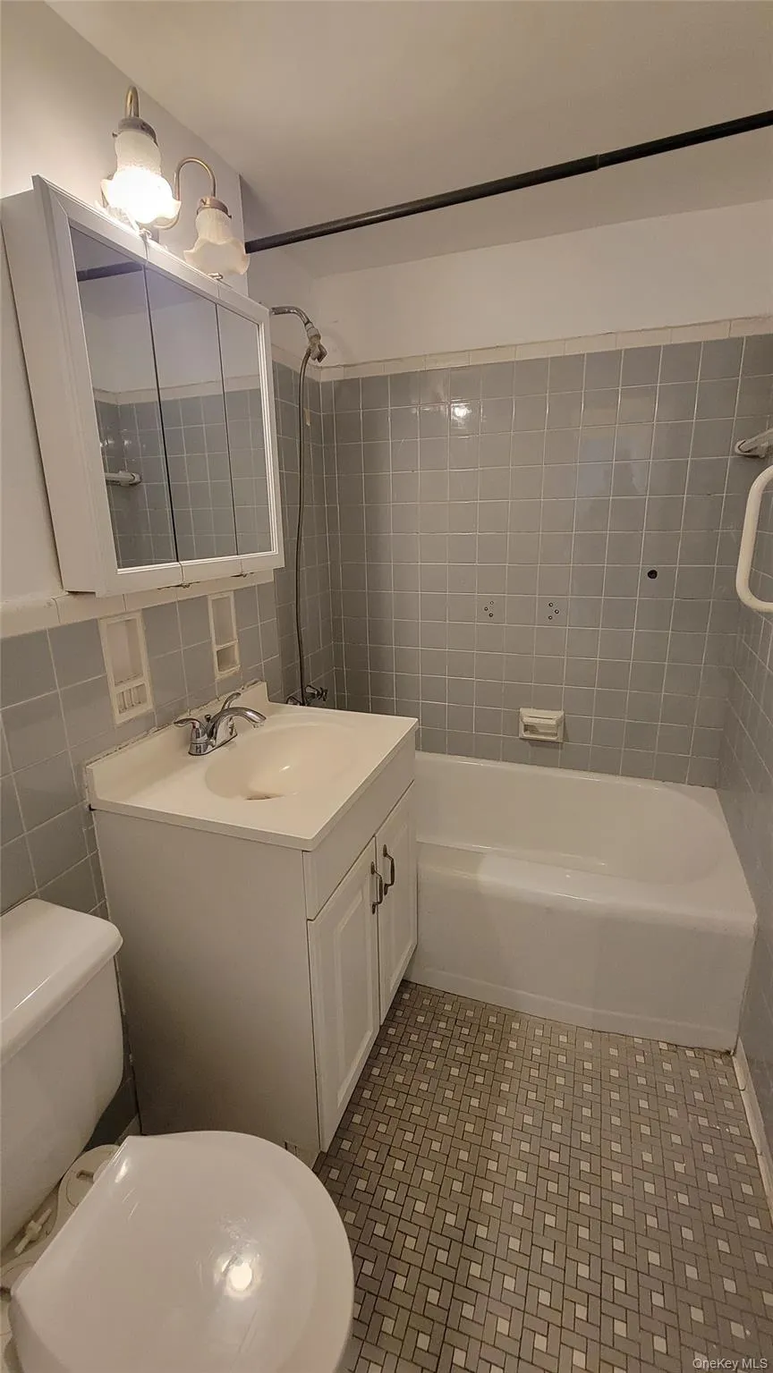 97-07 63rd Road, New York, NY, 1 Bedroom Bedrooms, 3 Rooms Rooms,1 BathroomBathrooms,Residential Lease,For Rent,63rd,0,1007981 97-07 63rd Road, New York, NY, 1 Bedroom Bedrooms, 3 Rooms Rooms,1 BathroomBathrooms,Residential Lease,For Rent,63rd,0,1007981