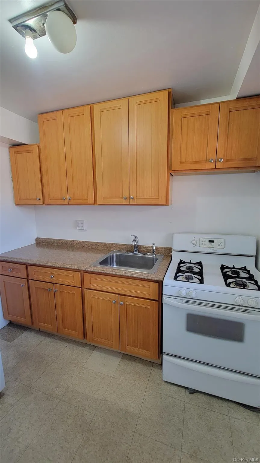 97-07 63rd Road, New York, NY, 1 Bedroom Bedrooms, 3 Rooms Rooms,1 BathroomBathrooms,Residential Lease,For Rent,63rd,0,1007981 97-07 63rd Road, New York, NY, 1 Bedroom Bedrooms, 3 Rooms Rooms,1 BathroomBathrooms,Residential Lease,For Rent,63rd,0,1007981
