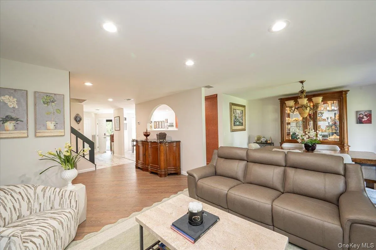 55 Lakebridge Drive S, Smithtown, NY, 3 Bedrooms Bedrooms, 6 Rooms Rooms,2 BathroomsBathrooms,Residential,For Rent,Lakebridge Drive S,0,1007984 55 Lakebridge Drive S, Smithtown, NY, 3 Bedrooms Bedrooms, 6 Rooms Rooms,2 BathroomsBathrooms,Residential,For Rent,Lakebridge Drive S,0,1007984