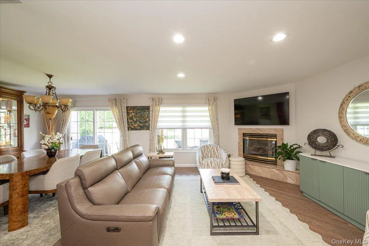55 Lakebridge Drive S, Smithtown, NY, 3 Bedrooms Bedrooms, 6 Rooms Rooms,2 BathroomsBathrooms,Residential,For Rent,Lakebridge Drive S,0,1007984 55 Lakebridge Drive S, Smithtown, NY, 3 Bedrooms Bedrooms, 6 Rooms Rooms,2 BathroomsBathrooms,Residential,For Rent,Lakebridge Drive S,0,1007984