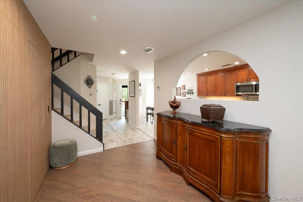 55 Lakebridge Drive S, Smithtown, NY, 3 Bedrooms Bedrooms, 6 Rooms Rooms,2 BathroomsBathrooms,Residential,For Rent,Lakebridge Drive S,0,1007984 55 Lakebridge Drive S, Smithtown, NY, 3 Bedrooms Bedrooms, 6 Rooms Rooms,2 BathroomsBathrooms,Residential,For Rent,Lakebridge Drive S,0,1007984