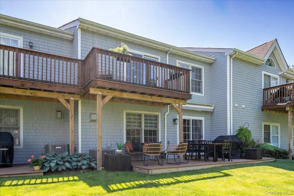 55 Lakebridge Drive S, Smithtown, NY, 3 Bedrooms Bedrooms, 6 Rooms Rooms,2 BathroomsBathrooms,Residential,For Rent,Lakebridge Drive S,0,1007984 55 Lakebridge Drive S, Smithtown, NY, 3 Bedrooms Bedrooms, 6 Rooms Rooms,2 BathroomsBathrooms,Residential,For Rent,Lakebridge Drive S,0,1007984