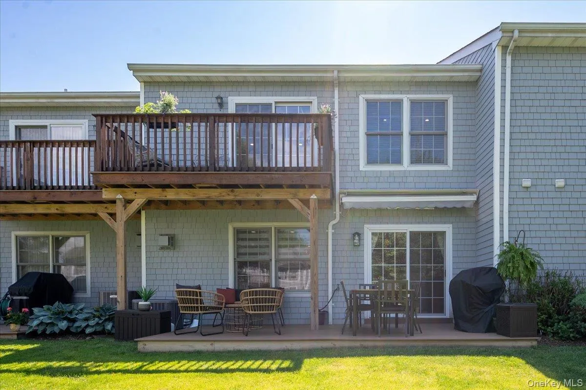 55 Lakebridge Drive S, Smithtown, NY, 3 Bedrooms Bedrooms, 6 Rooms Rooms,2 BathroomsBathrooms,Residential,For Rent,Lakebridge Drive S,0,1007984 55 Lakebridge Drive S, Smithtown, NY, 3 Bedrooms Bedrooms, 6 Rooms Rooms,2 BathroomsBathrooms,Residential,For Rent,Lakebridge Drive S,0,1007984