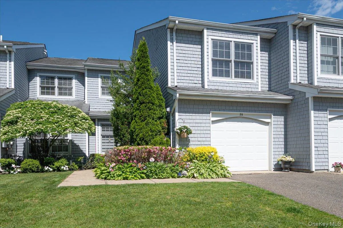 55 Lakebridge Drive S, Smithtown, NY, 3 Bedrooms Bedrooms, 6 Rooms Rooms,2 BathroomsBathrooms,Residential,For Rent,Lakebridge Drive S,0,1007984 55 Lakebridge Drive S, Smithtown, NY, 3 Bedrooms Bedrooms, 6 Rooms Rooms,2 BathroomsBathrooms,Residential,For Rent,Lakebridge Drive S,0,1007984