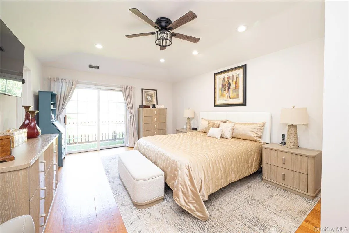 55 Lakebridge Drive S, Smithtown, NY, 3 Bedrooms Bedrooms, 6 Rooms Rooms,2 BathroomsBathrooms,Residential,For Rent,Lakebridge Drive S,0,1007984 55 Lakebridge Drive S, Smithtown, NY, 3 Bedrooms Bedrooms, 6 Rooms Rooms,2 BathroomsBathrooms,Residential,For Rent,Lakebridge Drive S,0,1007984