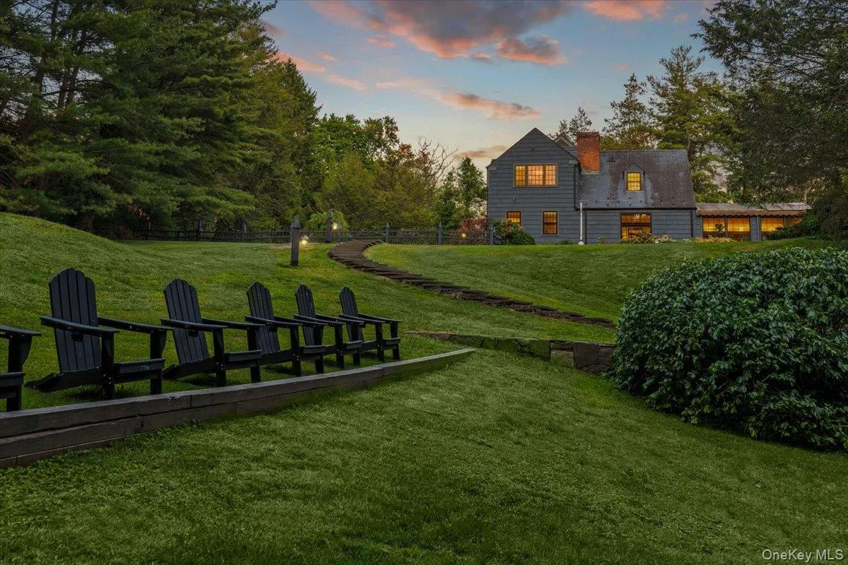 16 Pleasant Ridge Road, Harrison, NY, 4 Bedrooms Bedrooms, 12 Rooms Rooms,4 BathroomsBathrooms,Residential,For Rent,Pleasant Ridge,0,1008000 16 Pleasant Ridge Road, Harrison, NY, 4 Bedrooms Bedrooms, 12 Rooms Rooms,4 BathroomsBathrooms,Residential,For Rent,Pleasant Ridge,0,1008000