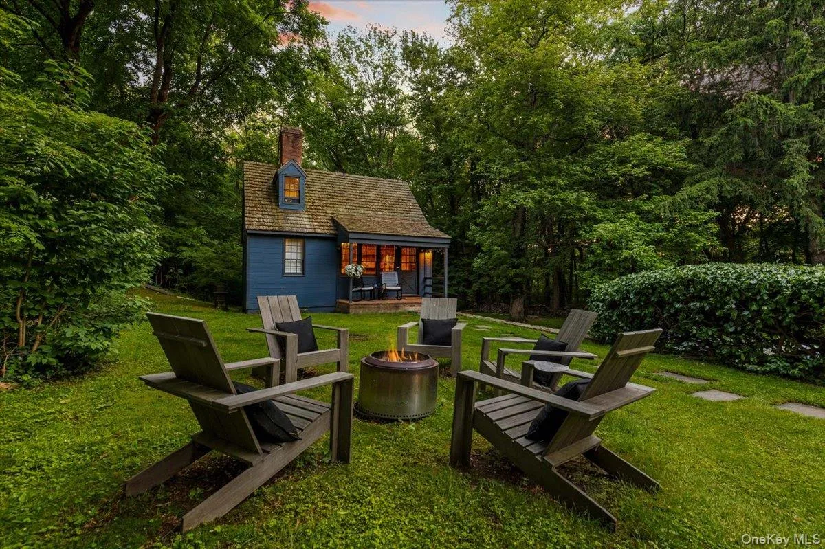 16 Pleasant Ridge Road, Harrison, NY, 4 Bedrooms Bedrooms, 12 Rooms Rooms,4 BathroomsBathrooms,Residential,For Rent,Pleasant Ridge,0,1008000 16 Pleasant Ridge Road, Harrison, NY, 4 Bedrooms Bedrooms, 12 Rooms Rooms,4 BathroomsBathrooms,Residential,For Rent,Pleasant Ridge,0,1008000