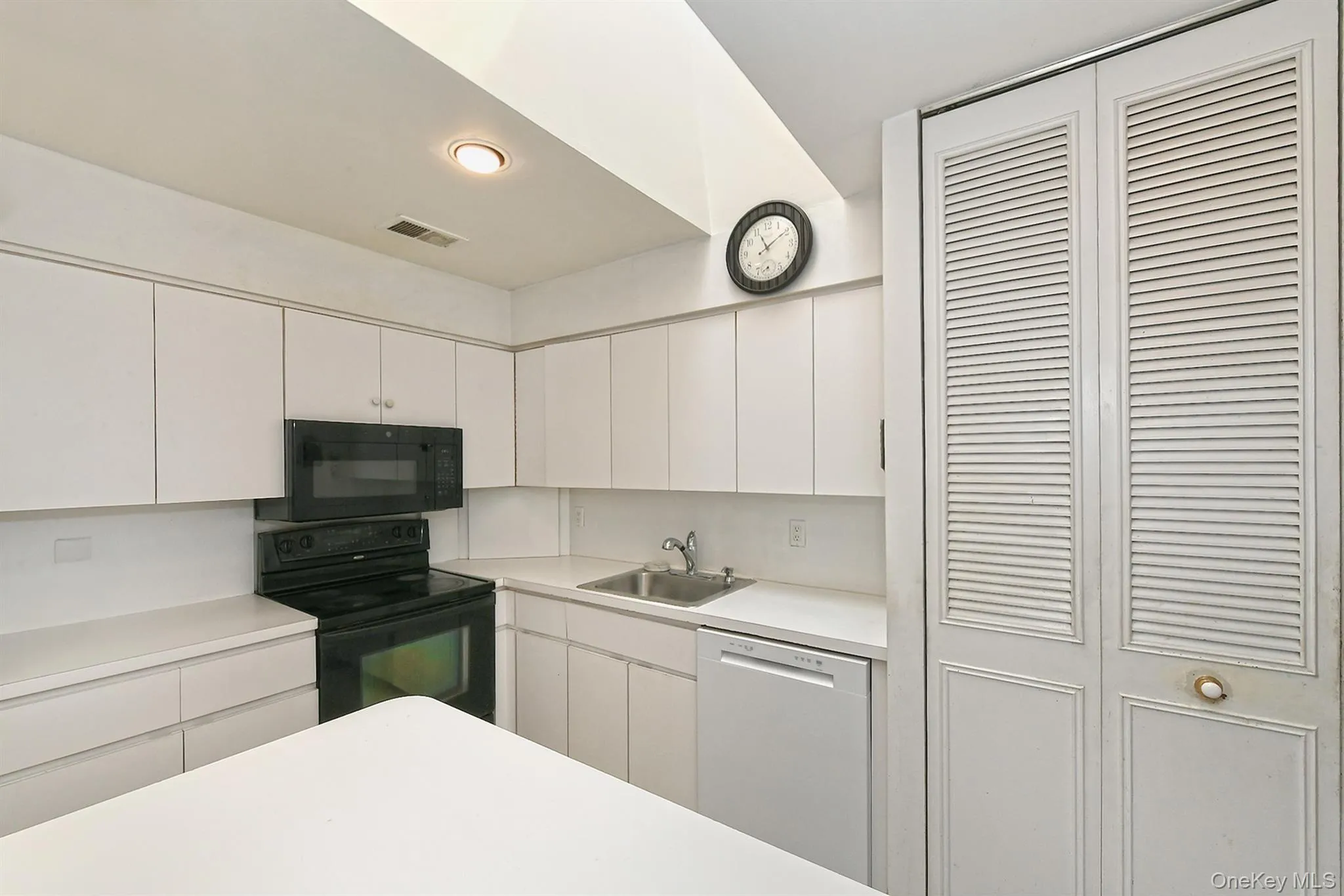 161 Southgate Drive, Oyster Bay, NY, 2 Bedrooms Bedrooms, 6 Rooms Rooms,2 BathroomsBathrooms,Residential,For Rent,Southgate,0,1008002 161 Southgate Drive, Oyster Bay, NY, 2 Bedrooms Bedrooms, 6 Rooms Rooms,2 BathroomsBathrooms,Residential,For Rent,Southgate,0,1008002