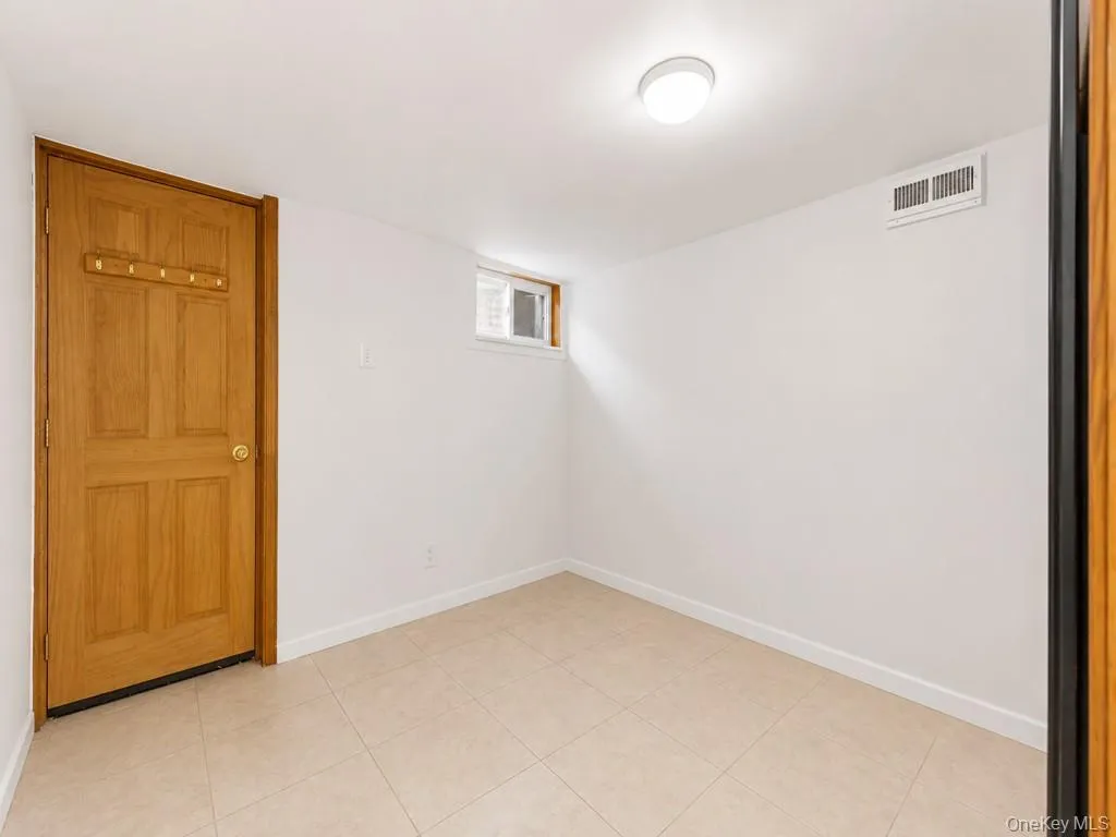 15316 112th Avenue, New York, NY, 2 Bedrooms Bedrooms, 6 Rooms Rooms,1 BathroomBathrooms,Residential,For Rent,112th,0,1008003 15316 112th Avenue, New York, NY, 2 Bedrooms Bedrooms, 6 Rooms Rooms,1 BathroomBathrooms,Residential,For Rent,112th,0,1008003