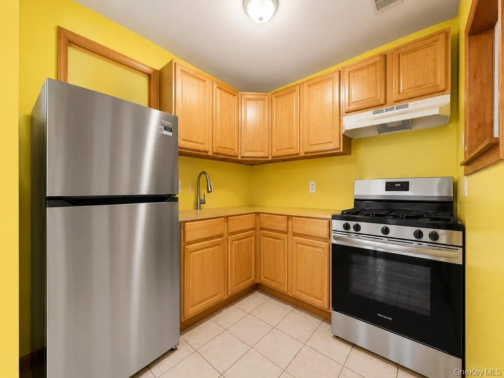 15316 112th Avenue, New York, NY, 2 Bedrooms Bedrooms, 6 Rooms Rooms,1 BathroomBathrooms,Residential,For Rent,112th,0,1008003 15316 112th Avenue, New York, NY, 2 Bedrooms Bedrooms, 6 Rooms Rooms,1 BathroomBathrooms,Residential,For Rent,112th,0,1008003