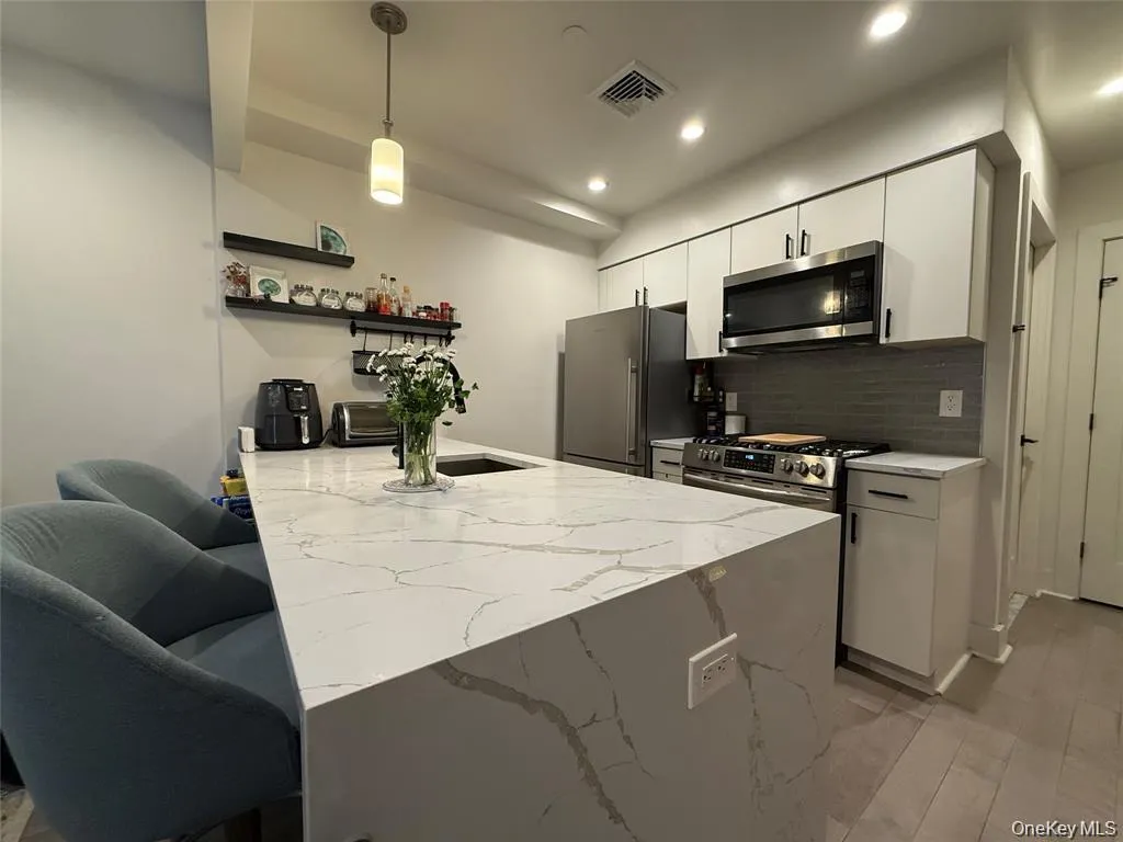 3141 29th Street, New York, NY, 1 Bedroom Bedrooms, 3 Rooms Rooms,1 BathroomBathrooms,Residential Lease,For Rent,29th,0,1008007 3141 29th Street, New York, NY, 1 Bedroom Bedrooms, 3 Rooms Rooms,1 BathroomBathrooms,Residential Lease,For Rent,29th,0,1008007