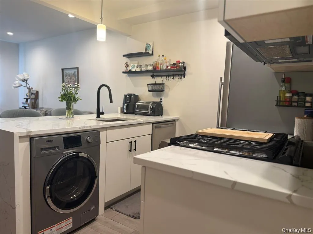 3141 29th Street, New York, NY, 1 Bedroom Bedrooms, 3 Rooms Rooms,1 BathroomBathrooms,Residential Lease,For Rent,29th,0,1008007 3141 29th Street, New York, NY, 1 Bedroom Bedrooms, 3 Rooms Rooms,1 BathroomBathrooms,Residential Lease,For Rent,29th,0,1008007