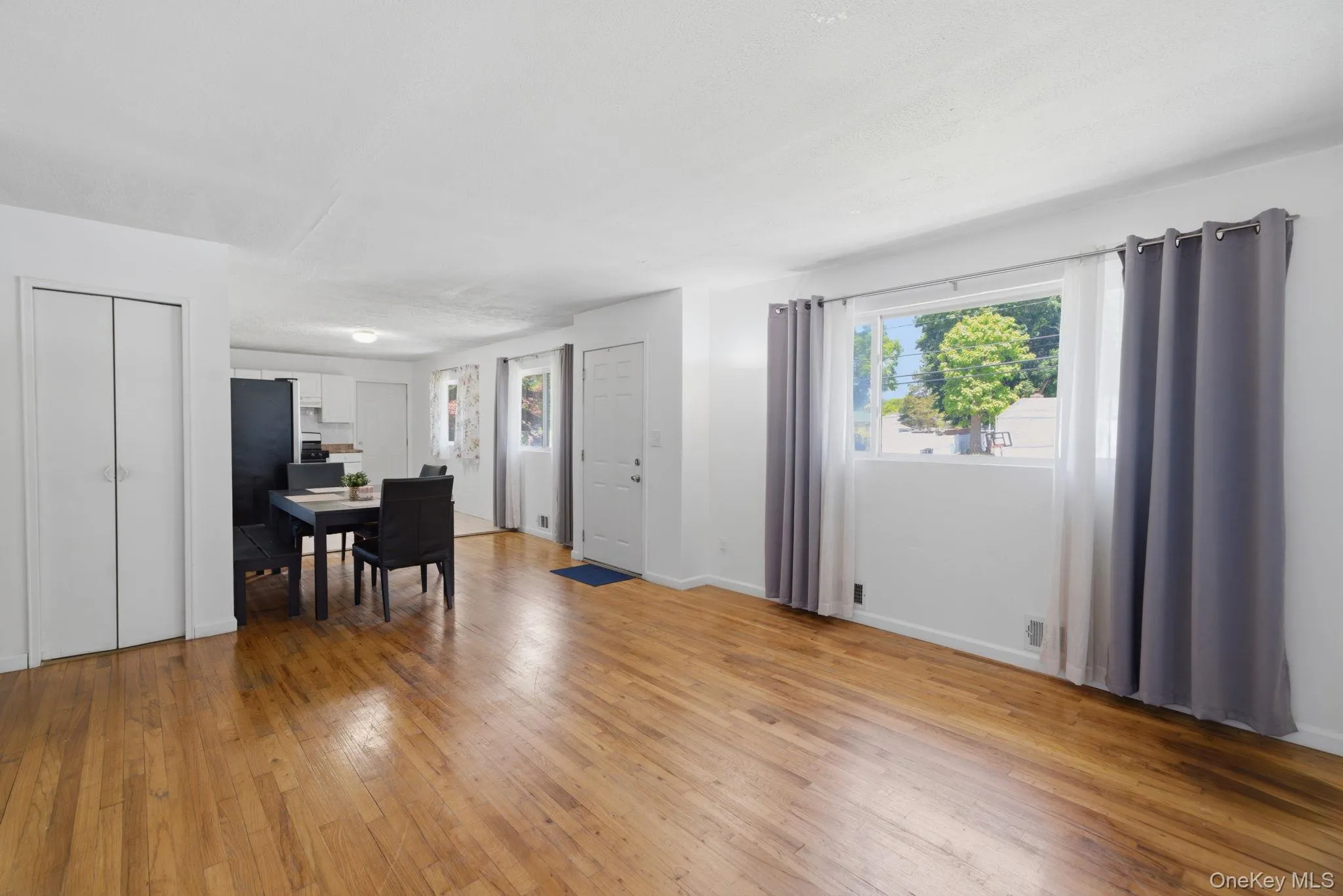 332 Delaware Avenue, Islip, NY, 3 Bedrooms Bedrooms, 8 Rooms Rooms,1 BathroomBathrooms,Residential,For Rent,Delaware,0,1008008 332 Delaware Avenue, Islip, NY, 3 Bedrooms Bedrooms, 8 Rooms Rooms,1 BathroomBathrooms,Residential,For Rent,Delaware,0,1008008