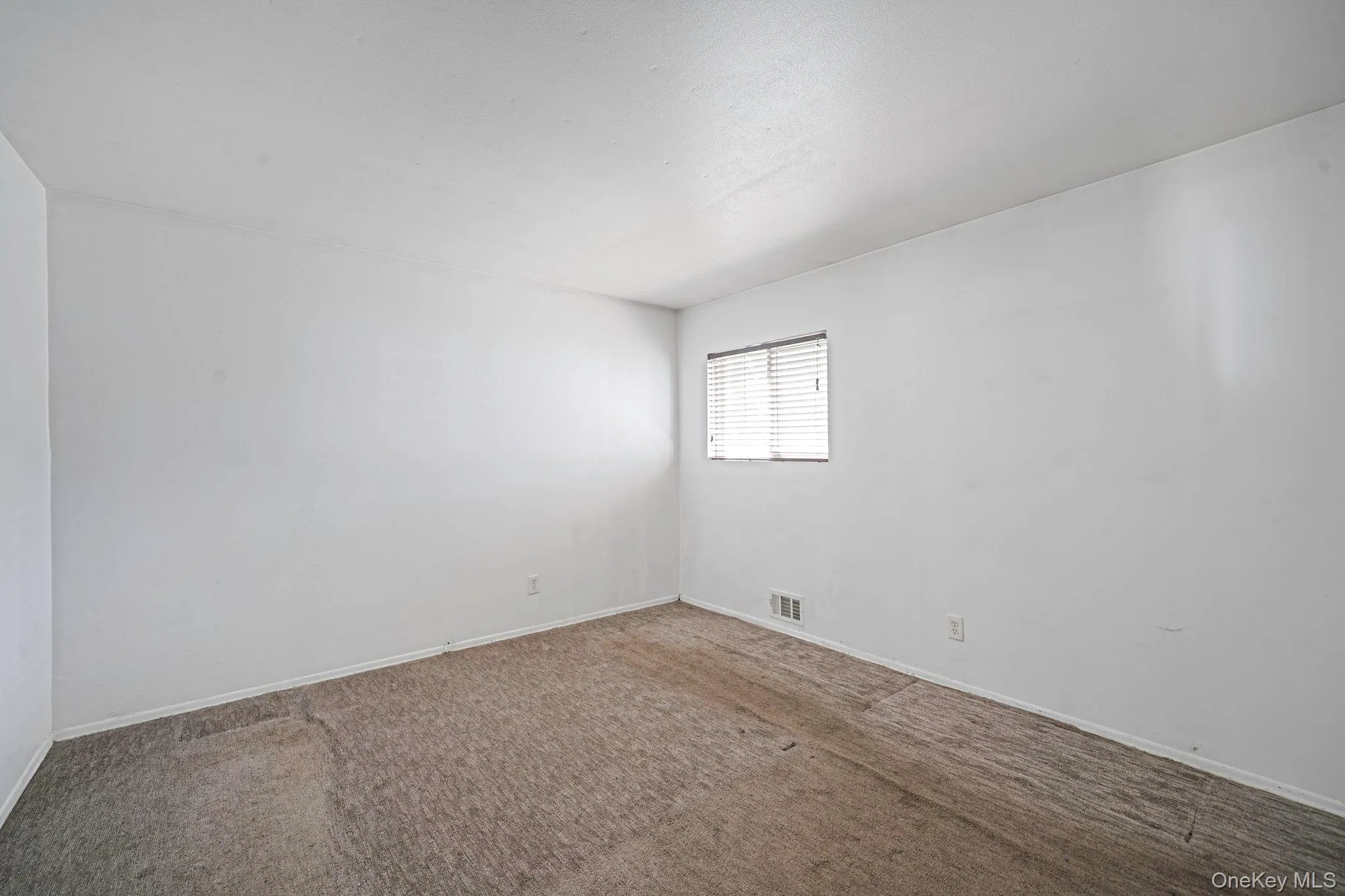 332 Delaware Avenue, Islip, NY, 3 Bedrooms Bedrooms, 8 Rooms Rooms,1 BathroomBathrooms,Residential,For Rent,Delaware,0,1008008 332 Delaware Avenue, Islip, NY, 3 Bedrooms Bedrooms, 8 Rooms Rooms,1 BathroomBathrooms,Residential,For Rent,Delaware,0,1008008