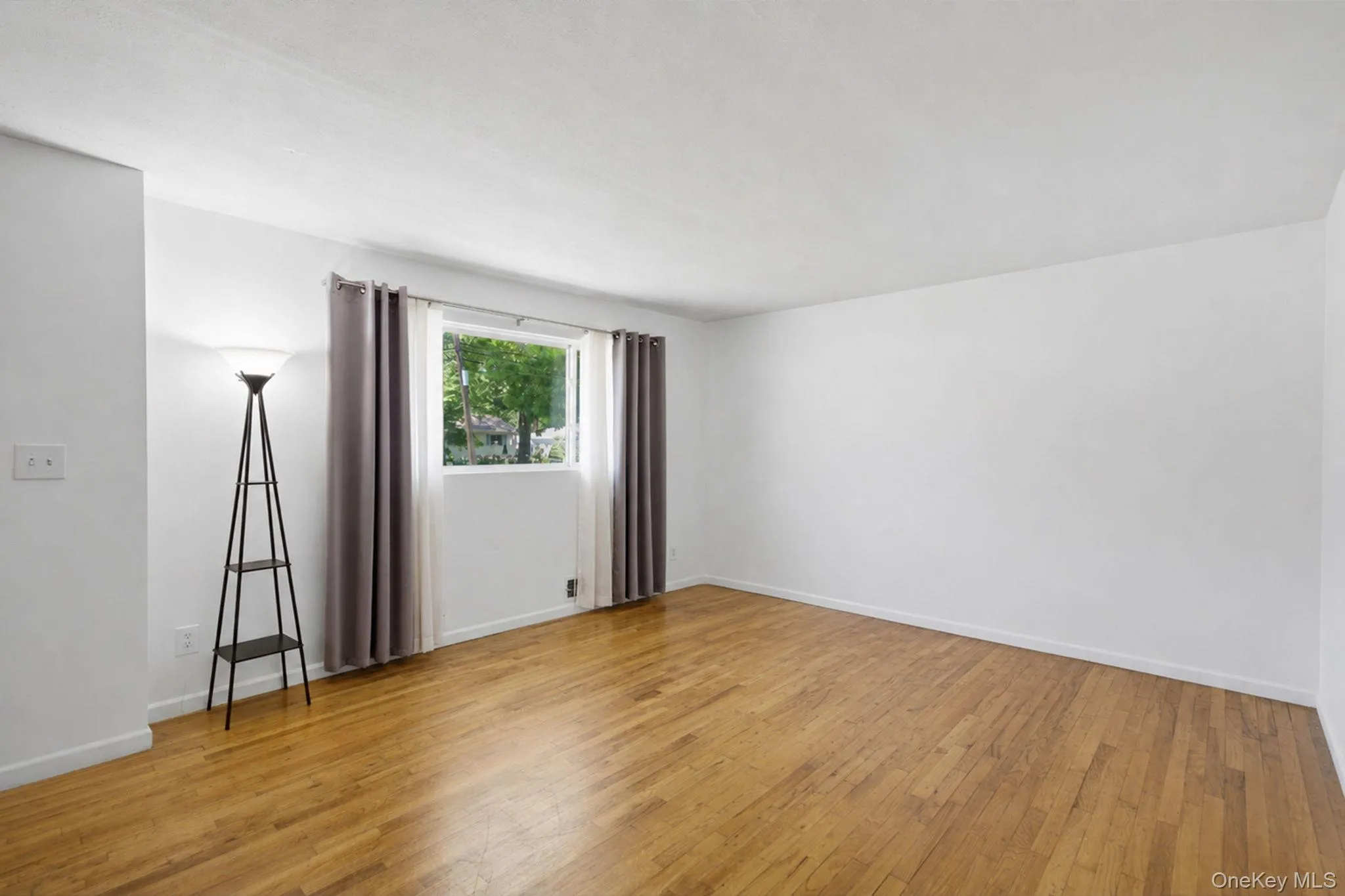 332 Delaware Avenue, Islip, NY, 3 Bedrooms Bedrooms, 8 Rooms Rooms,1 BathroomBathrooms,Residential,For Rent,Delaware,0,1008008 332 Delaware Avenue, Islip, NY, 3 Bedrooms Bedrooms, 8 Rooms Rooms,1 BathroomBathrooms,Residential,For Rent,Delaware,0,1008008