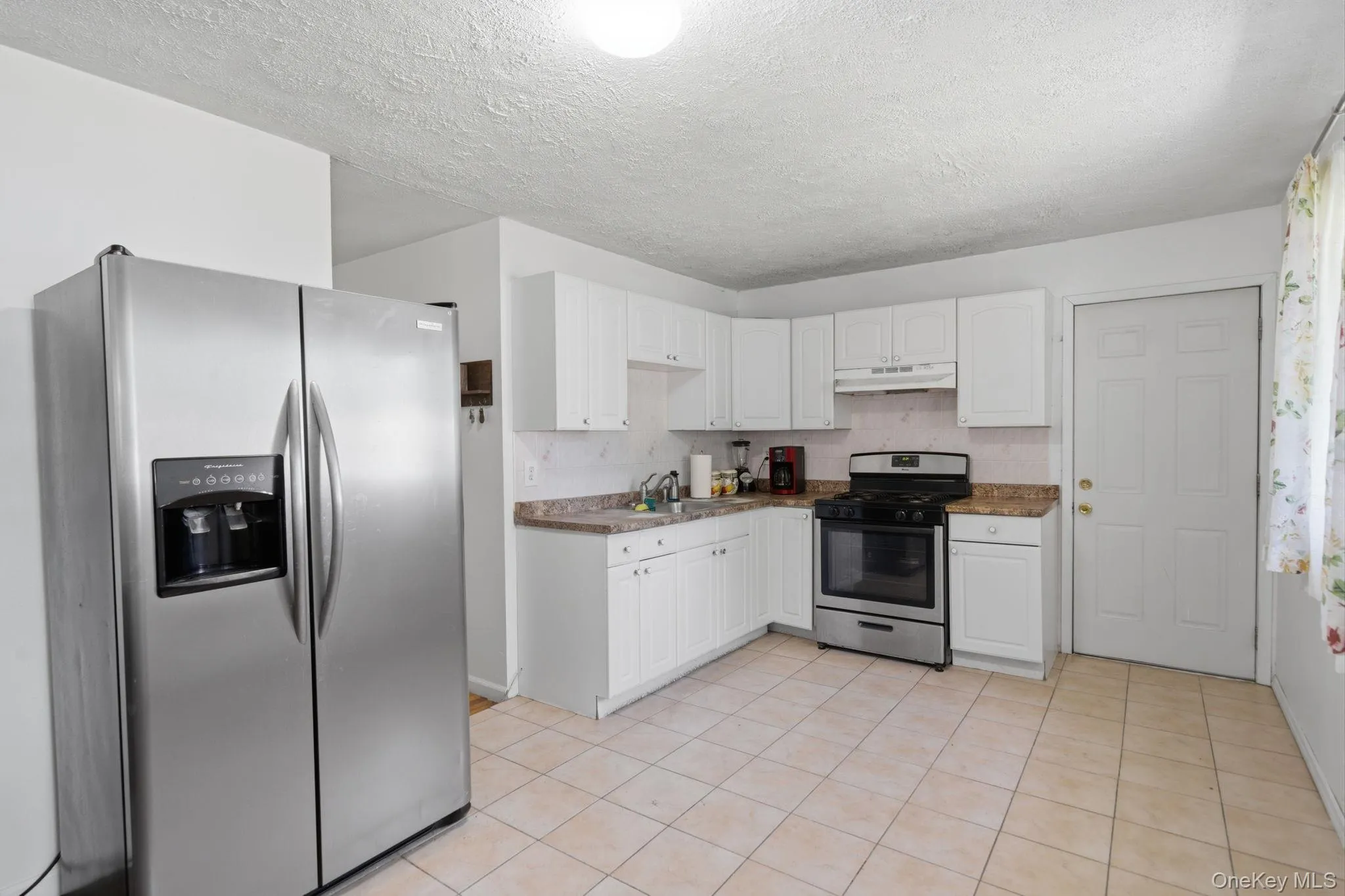 332 Delaware Avenue, Islip, NY, 3 Bedrooms Bedrooms, 8 Rooms Rooms,1 BathroomBathrooms,Residential,For Rent,Delaware,0,1008008 332 Delaware Avenue, Islip, NY, 3 Bedrooms Bedrooms, 8 Rooms Rooms,1 BathroomBathrooms,Residential,For Rent,Delaware,0,1008008