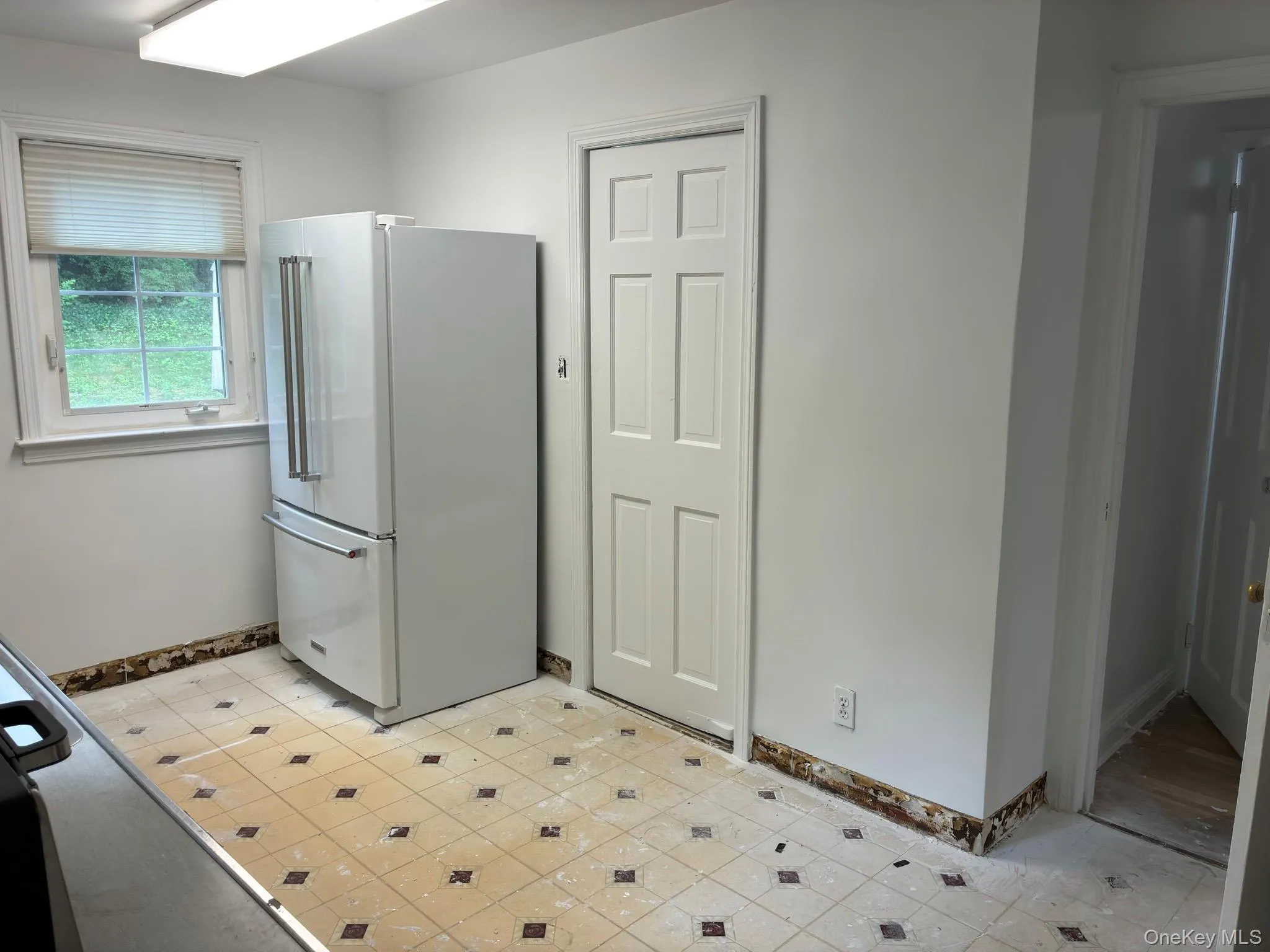 10 Ridge Road, North Hempstead, NY, 3 Bedrooms Bedrooms, 7 Rooms Rooms,1 BathroomBathrooms,Residential Lease,For Rent,Ridge,0,1008011 10 Ridge Road, North Hempstead, NY, 3 Bedrooms Bedrooms, 7 Rooms Rooms,1 BathroomBathrooms,Residential Lease,For Rent,Ridge,0,1008011
