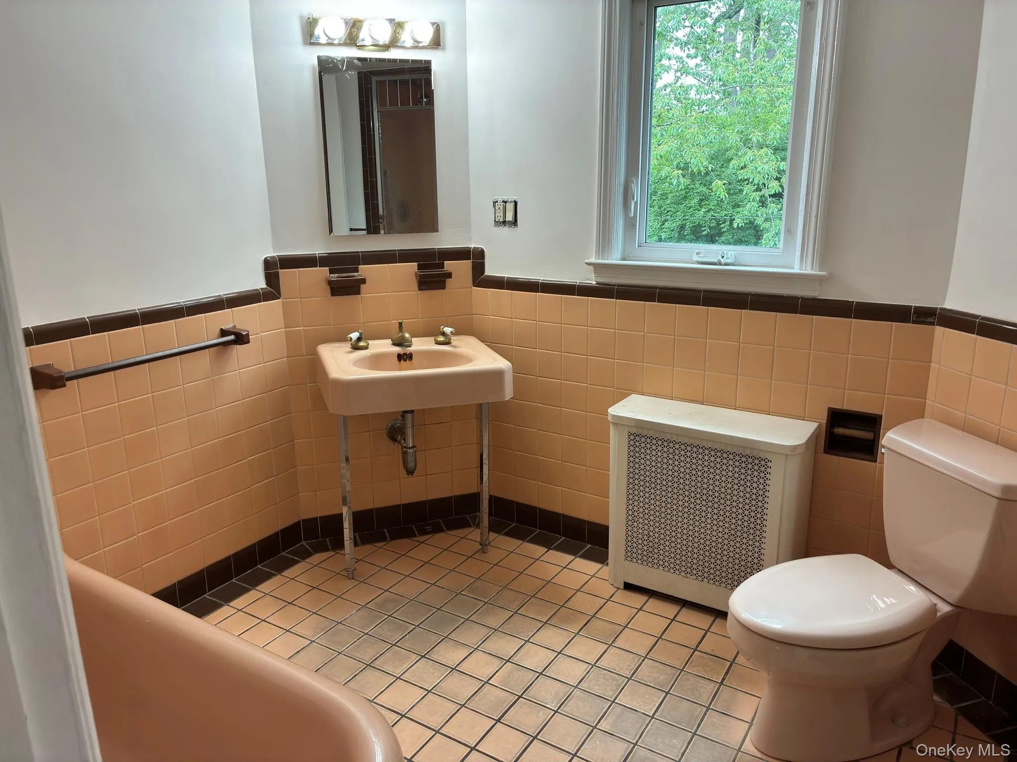10 Ridge Road, North Hempstead, NY, 3 Bedrooms Bedrooms, 7 Rooms Rooms,1 BathroomBathrooms,Residential Lease,For Rent,Ridge,0,1008011 10 Ridge Road, North Hempstead, NY, 3 Bedrooms Bedrooms, 7 Rooms Rooms,1 BathroomBathrooms,Residential Lease,For Rent,Ridge,0,1008011
