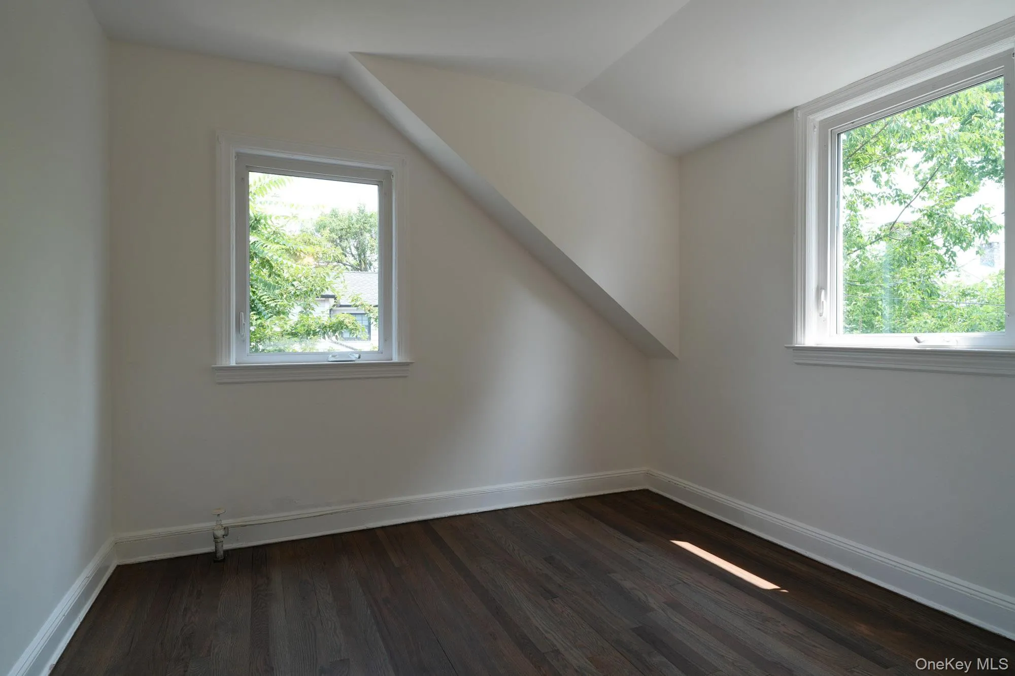 10 Ridge Road, North Hempstead, NY, 3 Bedrooms Bedrooms, 7 Rooms Rooms,1 BathroomBathrooms,Residential Lease,For Rent,Ridge,0,1008011 10 Ridge Road, North Hempstead, NY, 3 Bedrooms Bedrooms, 7 Rooms Rooms,1 BathroomBathrooms,Residential Lease,For Rent,Ridge,0,1008011