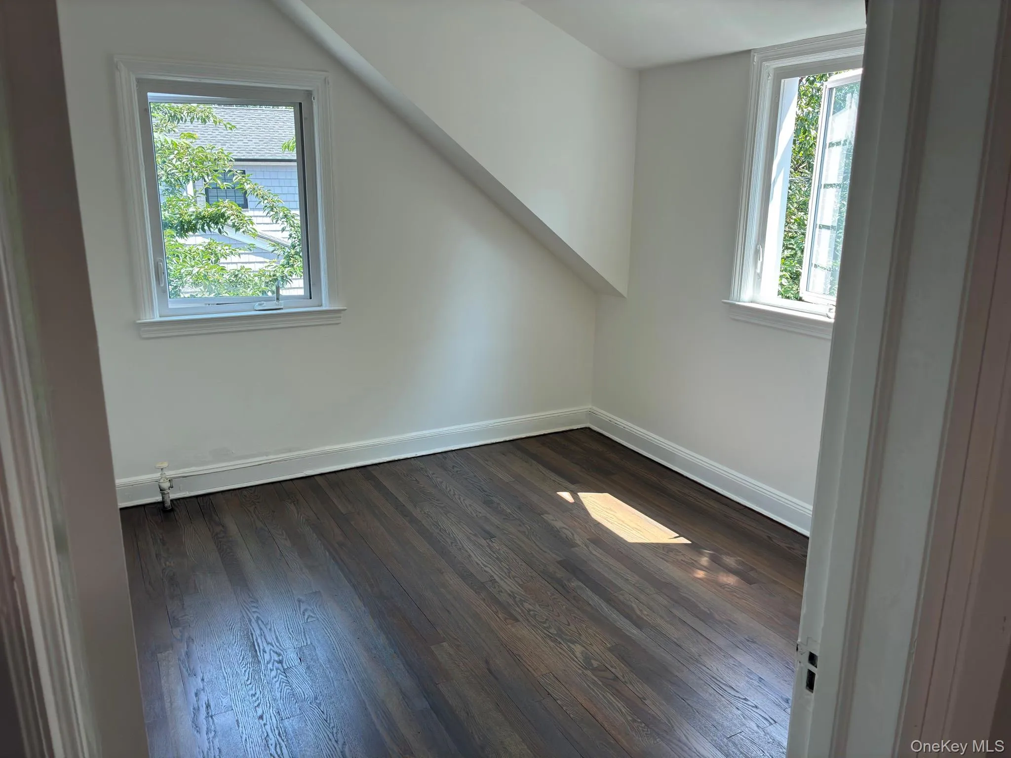 10 Ridge Road, North Hempstead, NY, 3 Bedrooms Bedrooms, 7 Rooms Rooms,1 BathroomBathrooms,Residential Lease,For Rent,Ridge,0,1008011 10 Ridge Road, North Hempstead, NY, 3 Bedrooms Bedrooms, 7 Rooms Rooms,1 BathroomBathrooms,Residential Lease,For Rent,Ridge,0,1008011