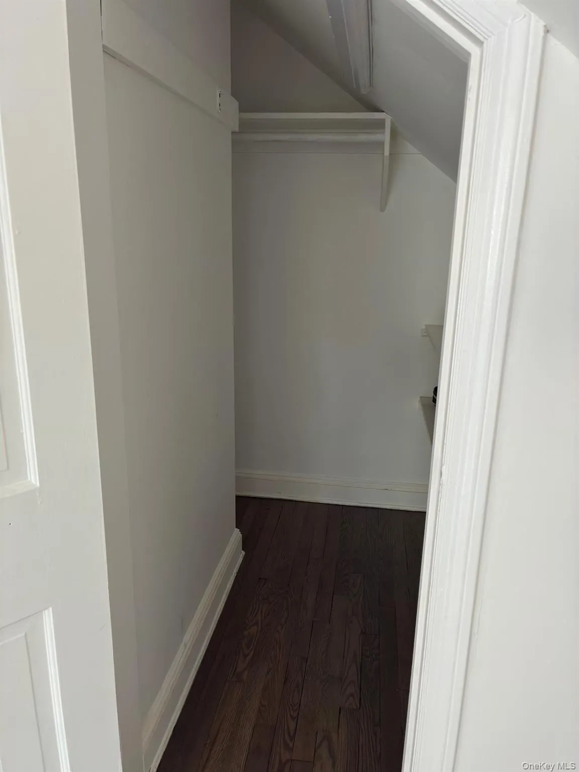10 Ridge Road, North Hempstead, NY, 3 Bedrooms Bedrooms, 7 Rooms Rooms,1 BathroomBathrooms,Residential Lease,For Rent,Ridge,0,1008011 10 Ridge Road, North Hempstead, NY, 3 Bedrooms Bedrooms, 7 Rooms Rooms,1 BathroomBathrooms,Residential Lease,For Rent,Ridge,0,1008011