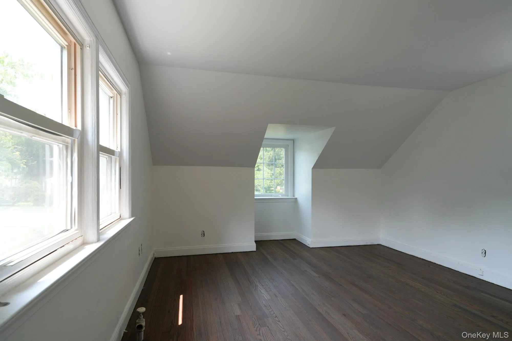 10 Ridge Road, North Hempstead, NY, 3 Bedrooms Bedrooms, 7 Rooms Rooms,1 BathroomBathrooms,Residential Lease,For Rent,Ridge,0,1008011 10 Ridge Road, North Hempstead, NY, 3 Bedrooms Bedrooms, 7 Rooms Rooms,1 BathroomBathrooms,Residential Lease,For Rent,Ridge,0,1008011