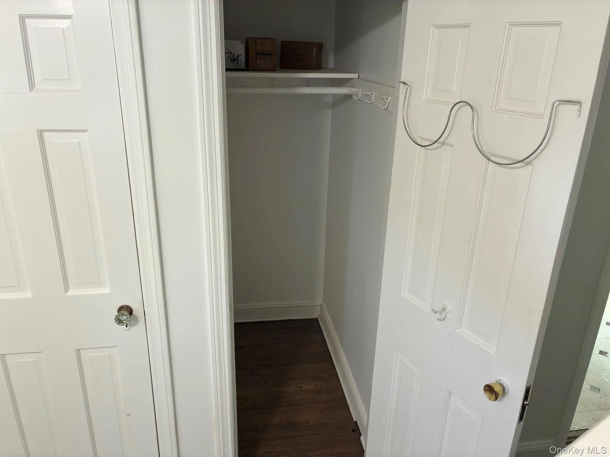 10 Ridge Road, North Hempstead, NY, 3 Bedrooms Bedrooms, 7 Rooms Rooms,1 BathroomBathrooms,Residential Lease,For Rent,Ridge,0,1008011 10 Ridge Road, North Hempstead, NY, 3 Bedrooms Bedrooms, 7 Rooms Rooms,1 BathroomBathrooms,Residential Lease,For Rent,Ridge,0,1008011