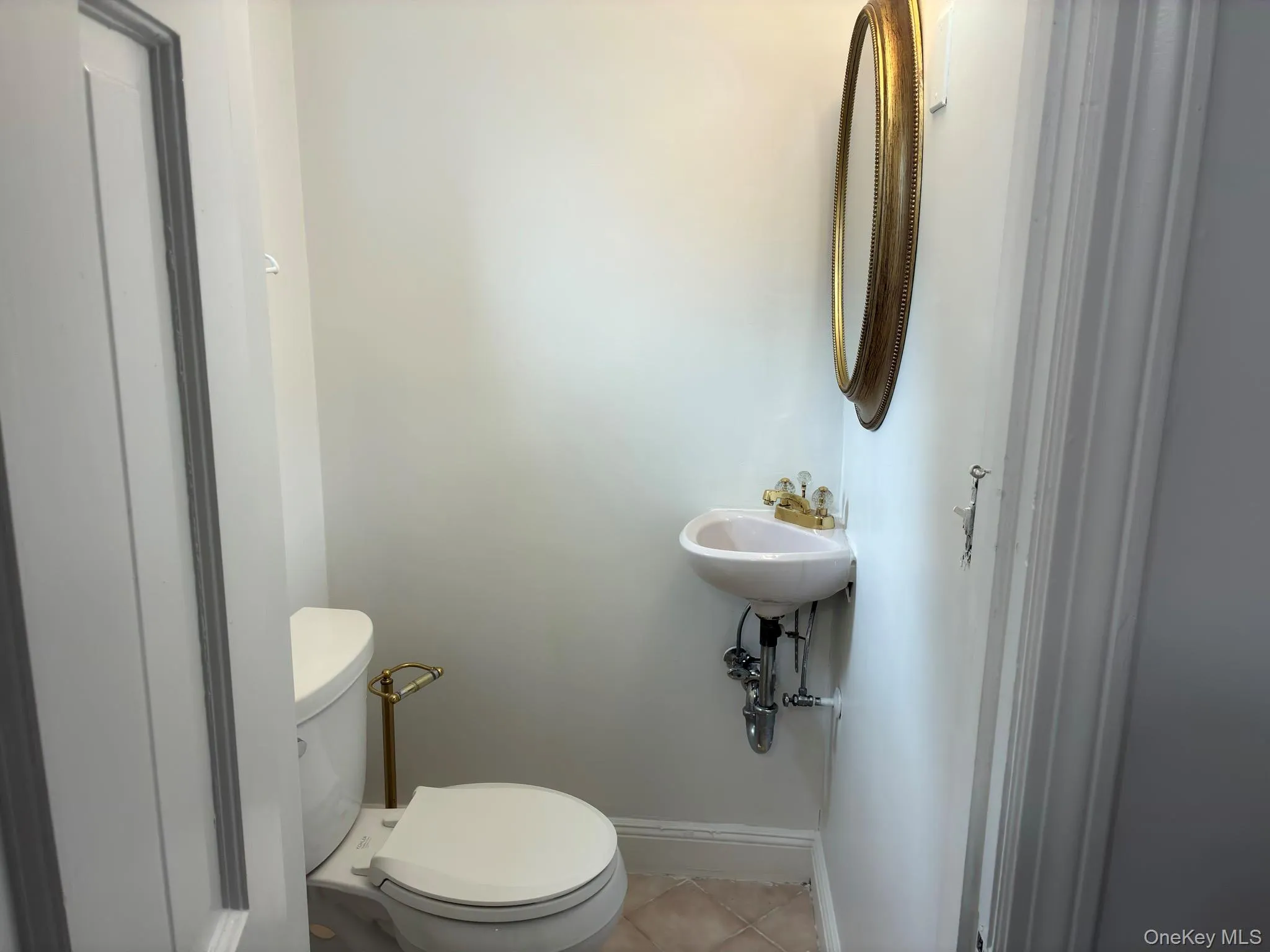 10 Ridge Road, North Hempstead, NY, 3 Bedrooms Bedrooms, 7 Rooms Rooms,1 BathroomBathrooms,Residential Lease,For Rent,Ridge,0,1008011 10 Ridge Road, North Hempstead, NY, 3 Bedrooms Bedrooms, 7 Rooms Rooms,1 BathroomBathrooms,Residential Lease,For Rent,Ridge,0,1008011