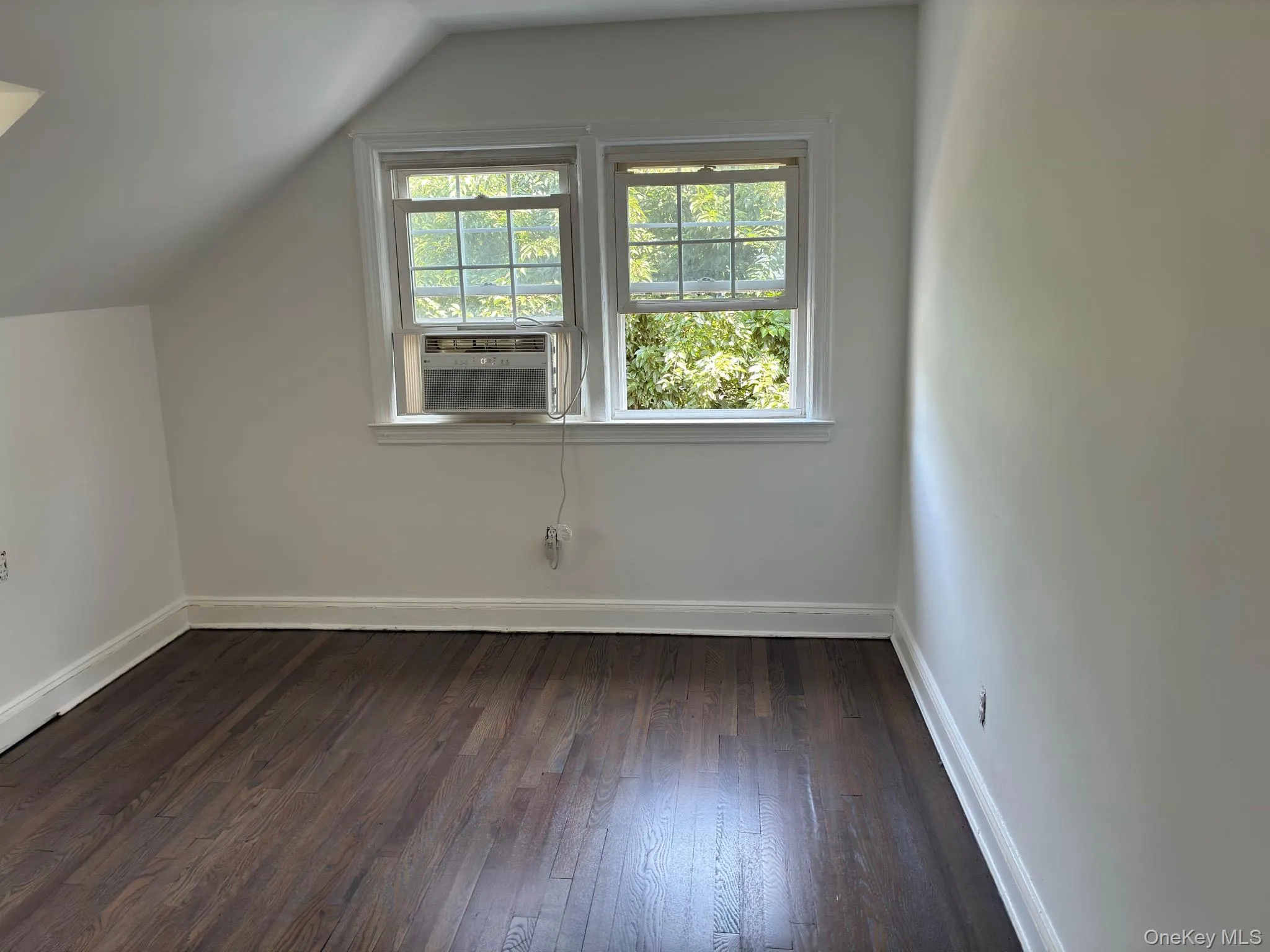 10 Ridge Road, North Hempstead, NY, 3 Bedrooms Bedrooms, 7 Rooms Rooms,1 BathroomBathrooms,Residential Lease,For Rent,Ridge,0,1008011 10 Ridge Road, North Hempstead, NY, 3 Bedrooms Bedrooms, 7 Rooms Rooms,1 BathroomBathrooms,Residential Lease,For Rent,Ridge,0,1008011