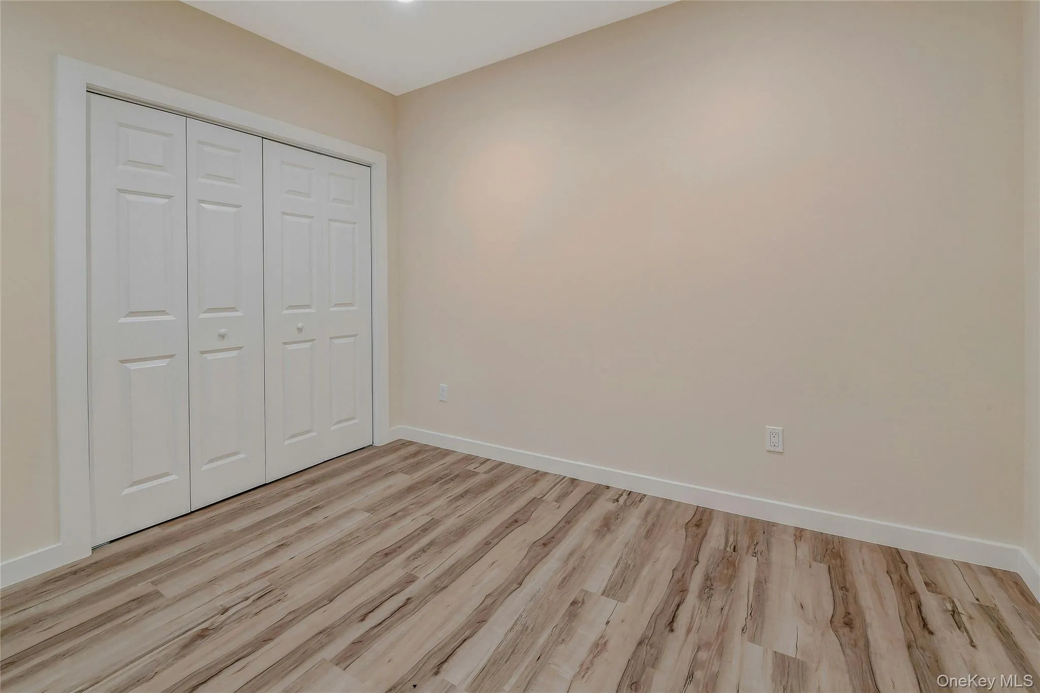 400 A New York Avenue, Huntington, NY, 1 Bedroom Bedrooms, 2 Rooms Rooms,1 BathroomBathrooms,Residential Lease,For Rent,New York,0,1008012 400 A New York Avenue, Huntington, NY, 1 Bedroom Bedrooms, 2 Rooms Rooms,1 BathroomBathrooms,Residential Lease,For Rent,New York,0,1008012