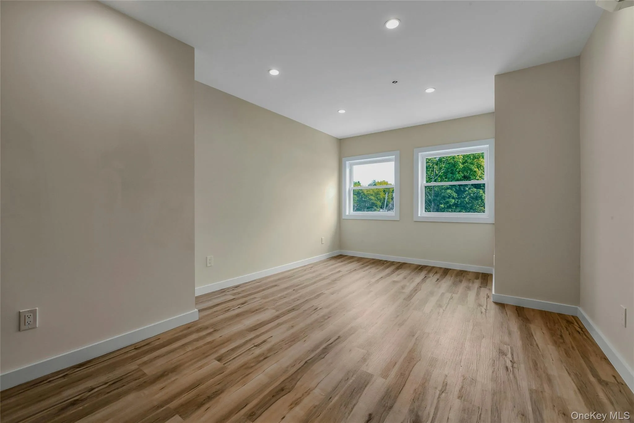400 A New York Avenue, Huntington, NY, 1 Bedroom Bedrooms, 2 Rooms Rooms,1 BathroomBathrooms,Residential Lease,For Rent,New York,0,1008012 400 A New York Avenue, Huntington, NY, 1 Bedroom Bedrooms, 2 Rooms Rooms,1 BathroomBathrooms,Residential Lease,For Rent,New York,0,1008012