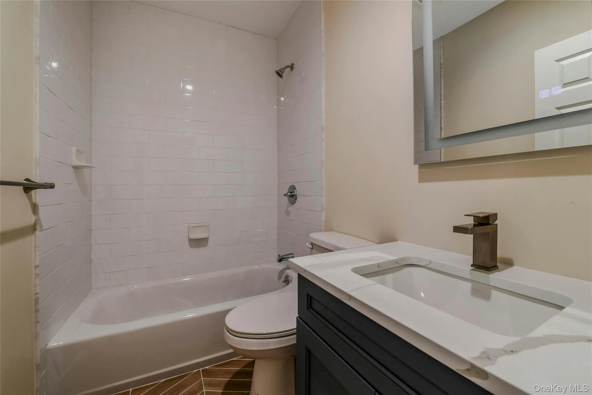 400 A New York Avenue, Huntington, NY, 1 Bedroom Bedrooms, 2 Rooms Rooms,1 BathroomBathrooms,Residential Lease,For Rent,New York,0,1008012 400 A New York Avenue, Huntington, NY, 1 Bedroom Bedrooms, 2 Rooms Rooms,1 BathroomBathrooms,Residential Lease,For Rent,New York,0,1008012