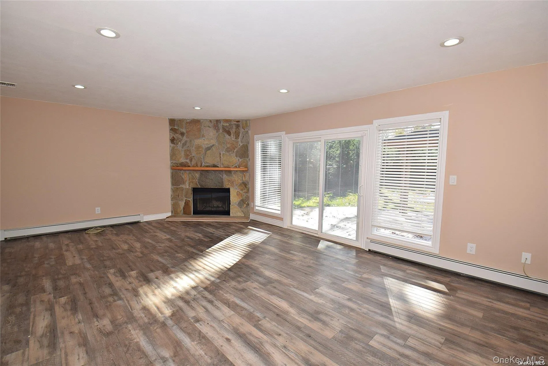 27 Jill Drive, Huntington, NY, 5 Bedrooms Bedrooms, 9 Rooms Rooms,2 BathroomsBathrooms,Residential Lease,For Rent,Jill,0,1008015 27 Jill Drive, Huntington, NY, 5 Bedrooms Bedrooms, 9 Rooms Rooms,2 BathroomsBathrooms,Residential Lease,For Rent,Jill,0,1008015