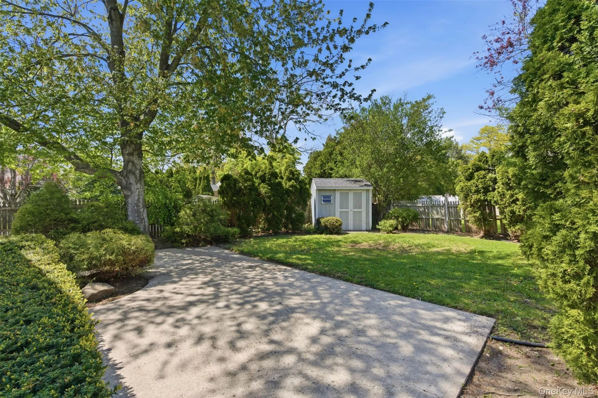 2 Barrett Court, Smithtown, NY, 4 Bedrooms Bedrooms, 8 Rooms Rooms,2 BathroomsBathrooms,Residential,For Rent,Barrett,0,1008019 2 Barrett Court, Smithtown, NY, 4 Bedrooms Bedrooms, 8 Rooms Rooms,2 BathroomsBathrooms,Residential,For Rent,Barrett,0,1008019