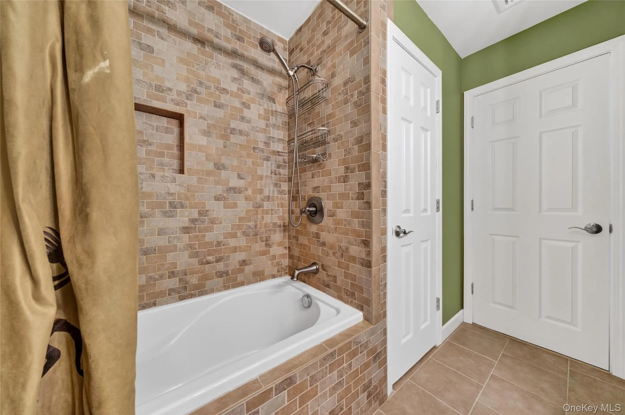 22 Hampton Place, Cornwall, NY, 4 Bedrooms Bedrooms, 9 Rooms Rooms,2 BathroomsBathrooms,Residential,For Rent,Hampton,0,1008023 22 Hampton Place, Cornwall, NY, 4 Bedrooms Bedrooms, 9 Rooms Rooms,2 BathroomsBathrooms,Residential,For Rent,Hampton,0,1008023