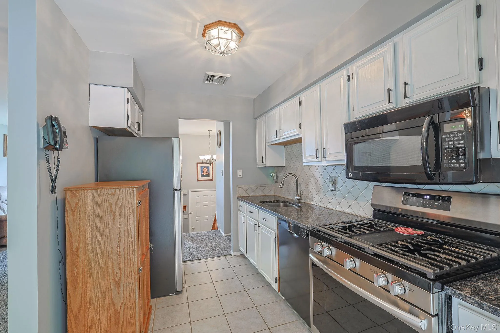 105 Bodle Circle, Montgomery, NY, 3 Bedrooms Bedrooms, 7 Rooms Rooms,1 BathroomBathrooms,Residential,For Rent,Bodle,0,1008027 105 Bodle Circle, Montgomery, NY, 3 Bedrooms Bedrooms, 7 Rooms Rooms,1 BathroomBathrooms,Residential,For Rent,Bodle,0,1008027