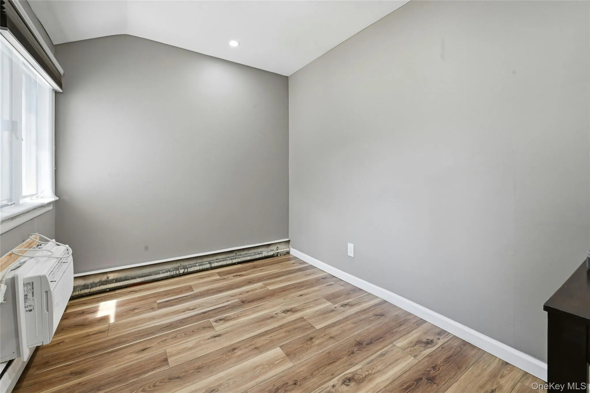 124 Linden Street, Oyster Bay, NY, 2 Bedrooms Bedrooms, 5 Rooms Rooms,1 BathroomBathrooms,Residential,For Rent,Linden,0,1008029 124 Linden Street, Oyster Bay, NY, 2 Bedrooms Bedrooms, 5 Rooms Rooms,1 BathroomBathrooms,Residential,For Rent,Linden,0,1008029