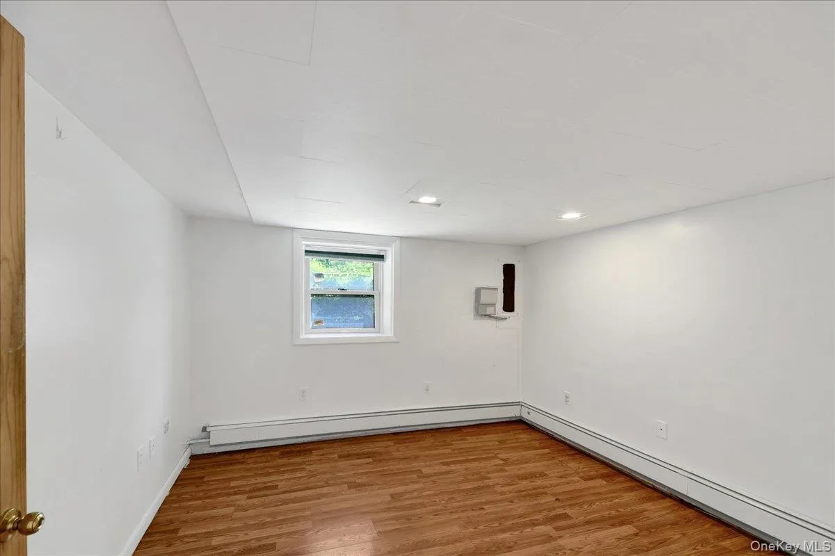 Bonus room/bedroom in finished basement/lower level Bonus room/bedroom in finished basement/lower level
