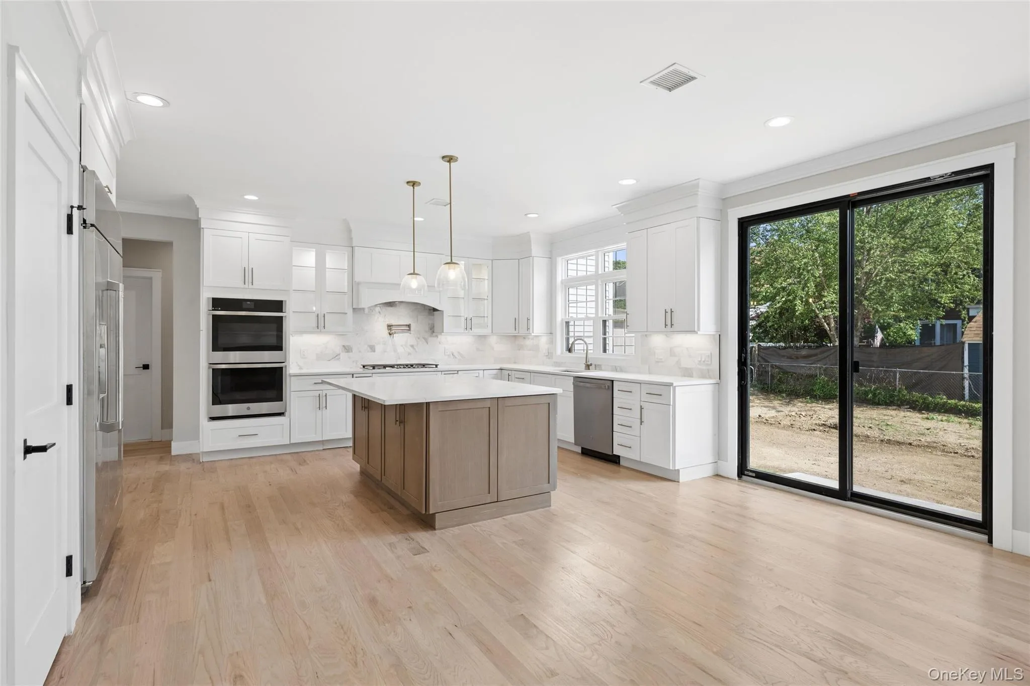 1750 Henry Road, Hempstead, NY, 5 Bedrooms Bedrooms, 11 Rooms Rooms,3 BathroomsBathrooms,Residential,For Rent,Henry,0,1008035 1750 Henry Road, Hempstead, NY, 5 Bedrooms Bedrooms, 11 Rooms Rooms,3 BathroomsBathrooms,Residential,For Rent,Henry,0,1008035