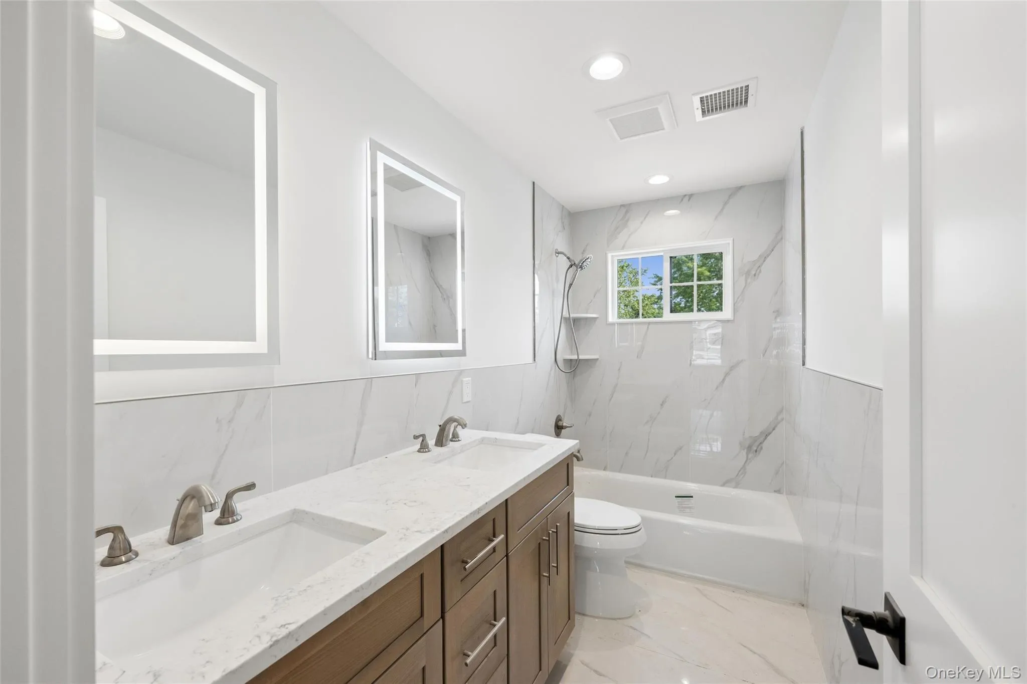1750 Henry Road, Hempstead, NY, 5 Bedrooms Bedrooms, 11 Rooms Rooms,3 BathroomsBathrooms,Residential,For Rent,Henry,0,1008035 1750 Henry Road, Hempstead, NY, 5 Bedrooms Bedrooms, 11 Rooms Rooms,3 BathroomsBathrooms,Residential,For Rent,Henry,0,1008035