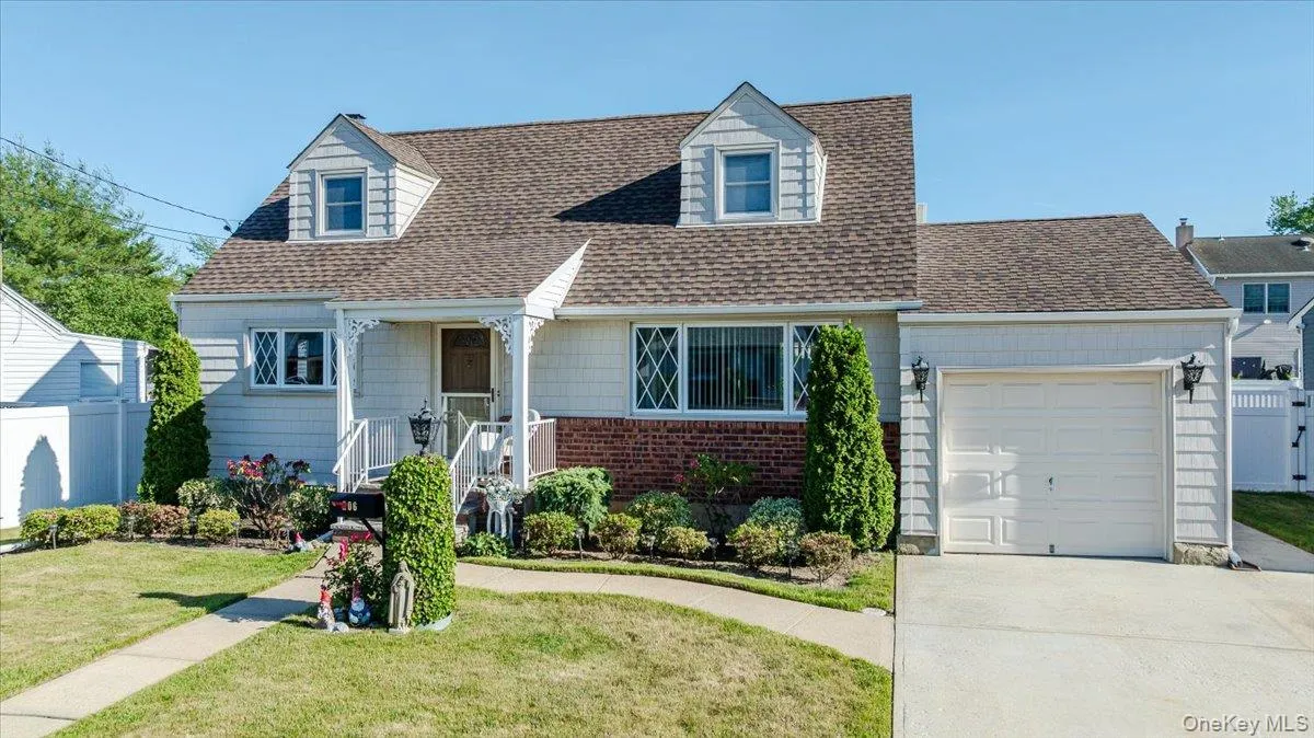 206 Iowa Avenue, Oyster Bay, NY, 4 Bedrooms Bedrooms, 6 Rooms Rooms,2 BathroomsBathrooms,Residential,For Rent,Iowa,0,1008036 206 Iowa Avenue, Oyster Bay, NY, 4 Bedrooms Bedrooms, 6 Rooms Rooms,2 BathroomsBathrooms,Residential,For Rent,Iowa,0,1008036