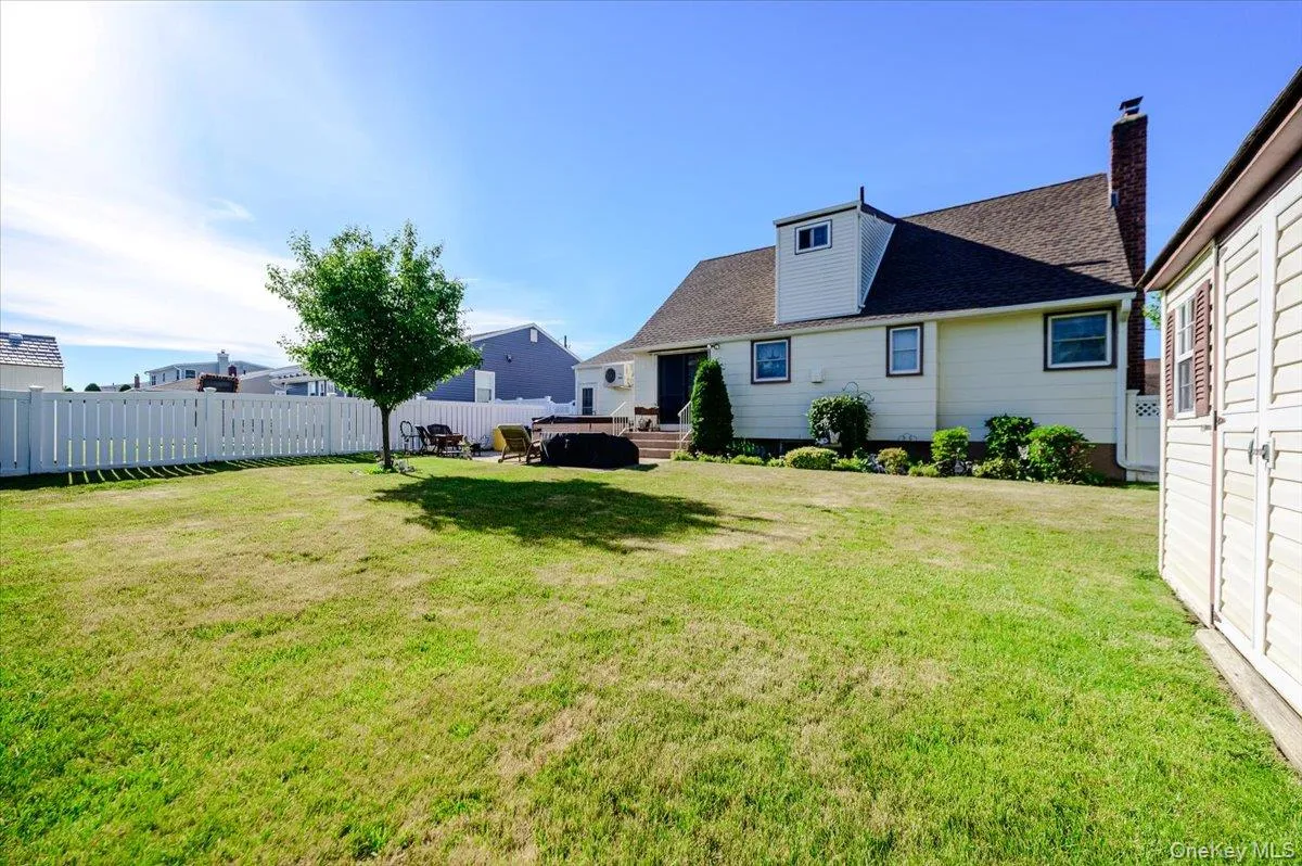 206 Iowa Avenue, Oyster Bay, NY, 4 Bedrooms Bedrooms, 6 Rooms Rooms,2 BathroomsBathrooms,Residential,For Rent,Iowa,0,1008036 206 Iowa Avenue, Oyster Bay, NY, 4 Bedrooms Bedrooms, 6 Rooms Rooms,2 BathroomsBathrooms,Residential,For Rent,Iowa,0,1008036