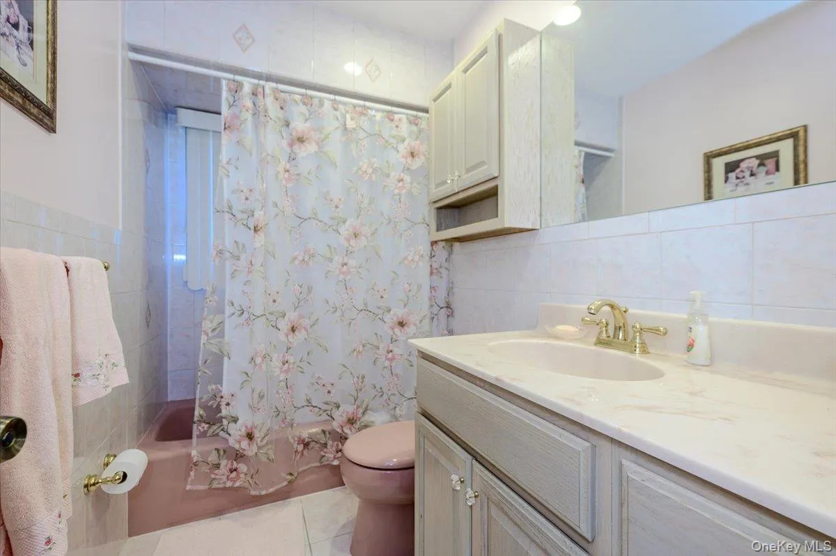 206 Iowa Avenue, Oyster Bay, NY, 4 Bedrooms Bedrooms, 6 Rooms Rooms,2 BathroomsBathrooms,Residential,For Rent,Iowa,0,1008036 206 Iowa Avenue, Oyster Bay, NY, 4 Bedrooms Bedrooms, 6 Rooms Rooms,2 BathroomsBathrooms,Residential,For Rent,Iowa,0,1008036