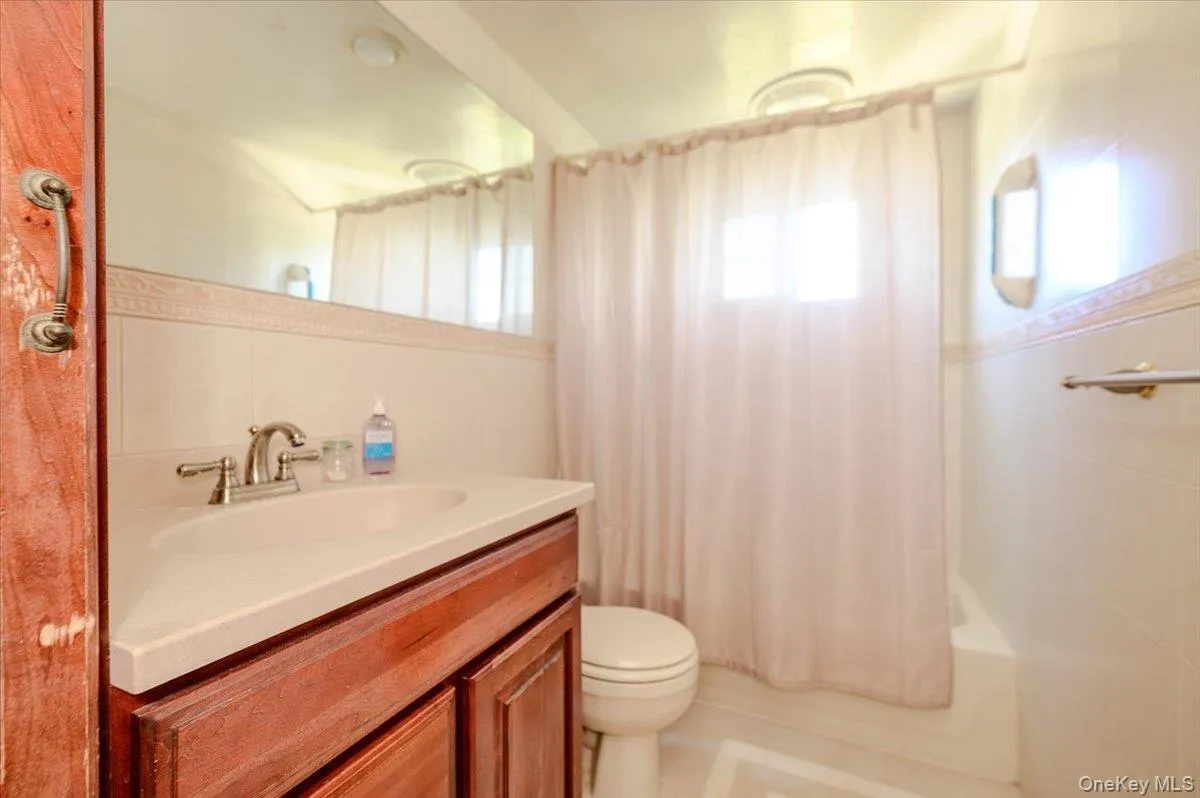 206 Iowa Avenue, Oyster Bay, NY, 4 Bedrooms Bedrooms, 6 Rooms Rooms,2 BathroomsBathrooms,Residential,For Rent,Iowa,0,1008036 206 Iowa Avenue, Oyster Bay, NY, 4 Bedrooms Bedrooms, 6 Rooms Rooms,2 BathroomsBathrooms,Residential,For Rent,Iowa,0,1008036