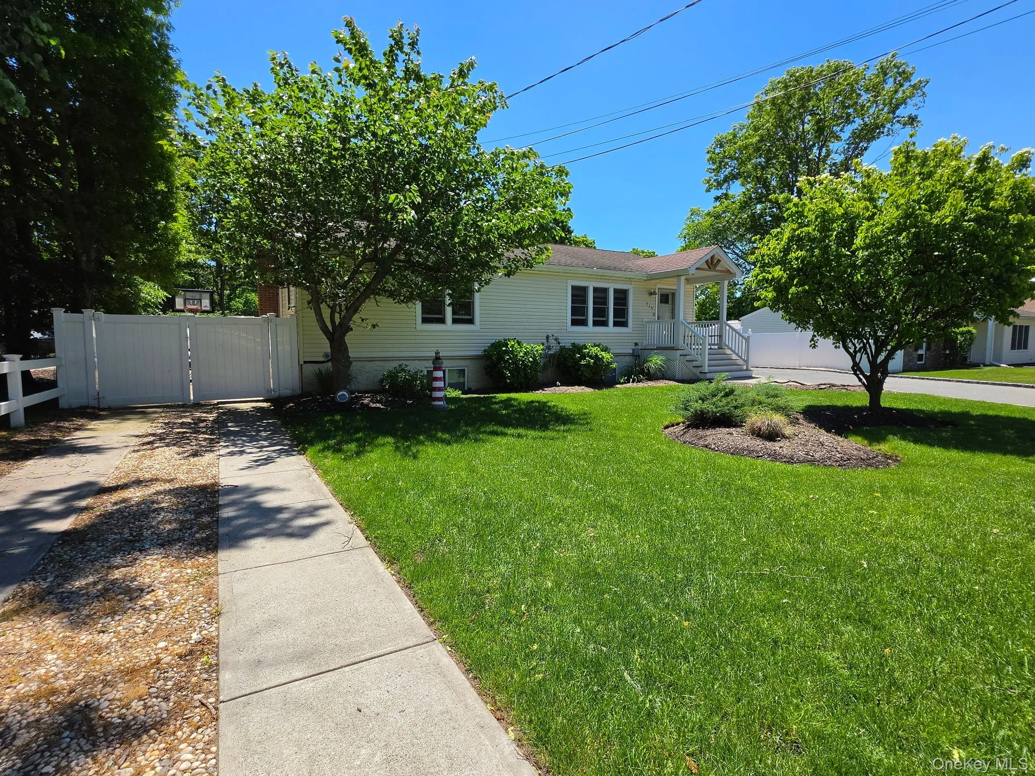 214 Pleasant Street, Islip, NY, 3 Bedrooms Bedrooms, 13 Rooms Rooms,3 BathroomsBathrooms,Residential,For Rent,Pleasant,0,1008040 214 Pleasant Street, Islip, NY, 3 Bedrooms Bedrooms, 13 Rooms Rooms,3 BathroomsBathrooms,Residential,For Rent,Pleasant,0,1008040