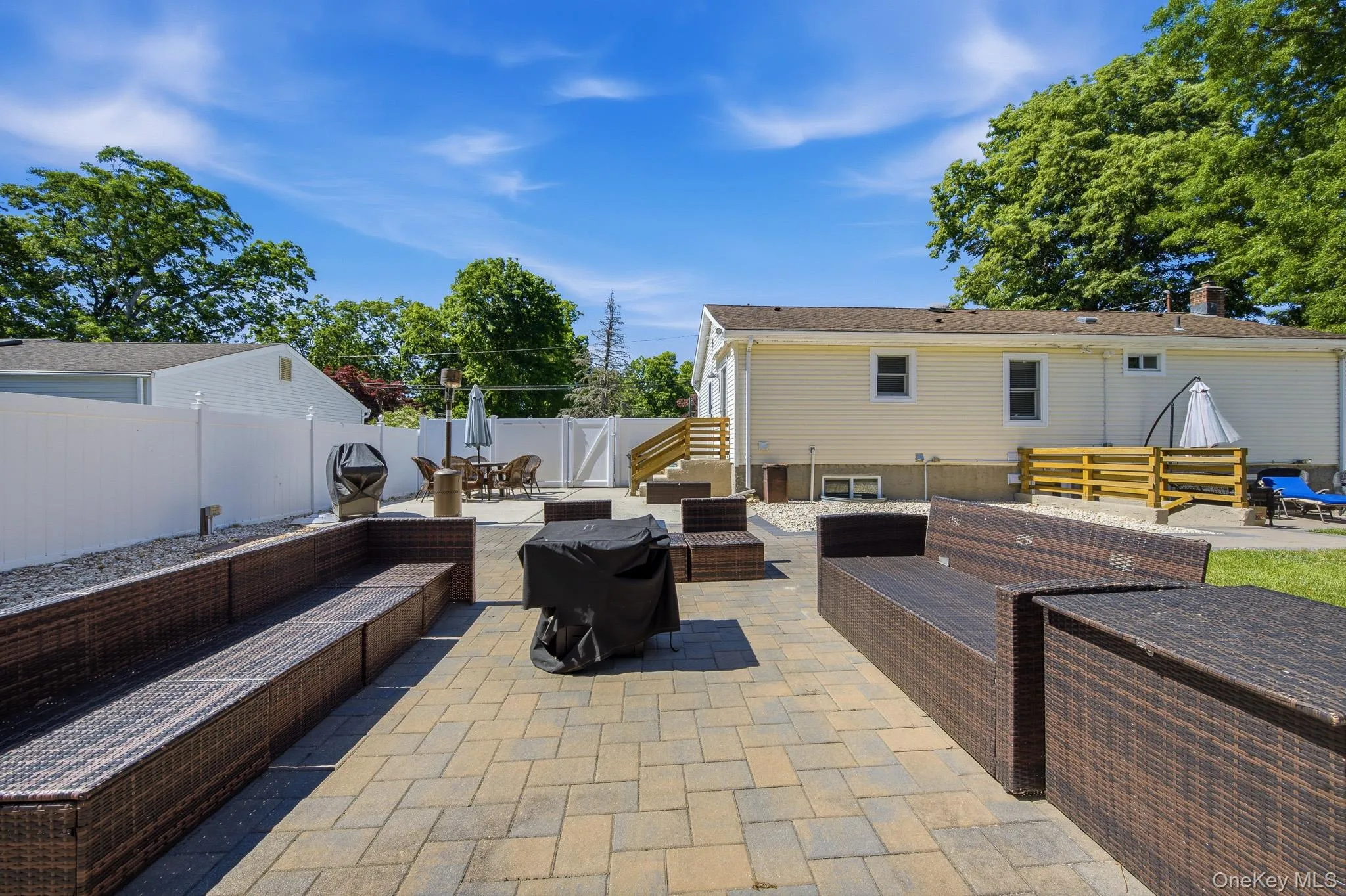 214 Pleasant Street, Islip, NY, 3 Bedrooms Bedrooms, 13 Rooms Rooms,3 BathroomsBathrooms,Residential,For Rent,Pleasant,0,1008040 214 Pleasant Street, Islip, NY, 3 Bedrooms Bedrooms, 13 Rooms Rooms,3 BathroomsBathrooms,Residential,For Rent,Pleasant,0,1008040