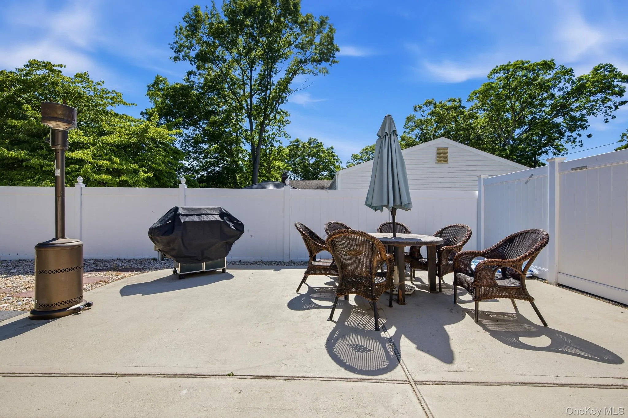 214 Pleasant Street, Islip, NY, 3 Bedrooms Bedrooms, 13 Rooms Rooms,3 BathroomsBathrooms,Residential,For Rent,Pleasant,0,1008040 214 Pleasant Street, Islip, NY, 3 Bedrooms Bedrooms, 13 Rooms Rooms,3 BathroomsBathrooms,Residential,For Rent,Pleasant,0,1008040