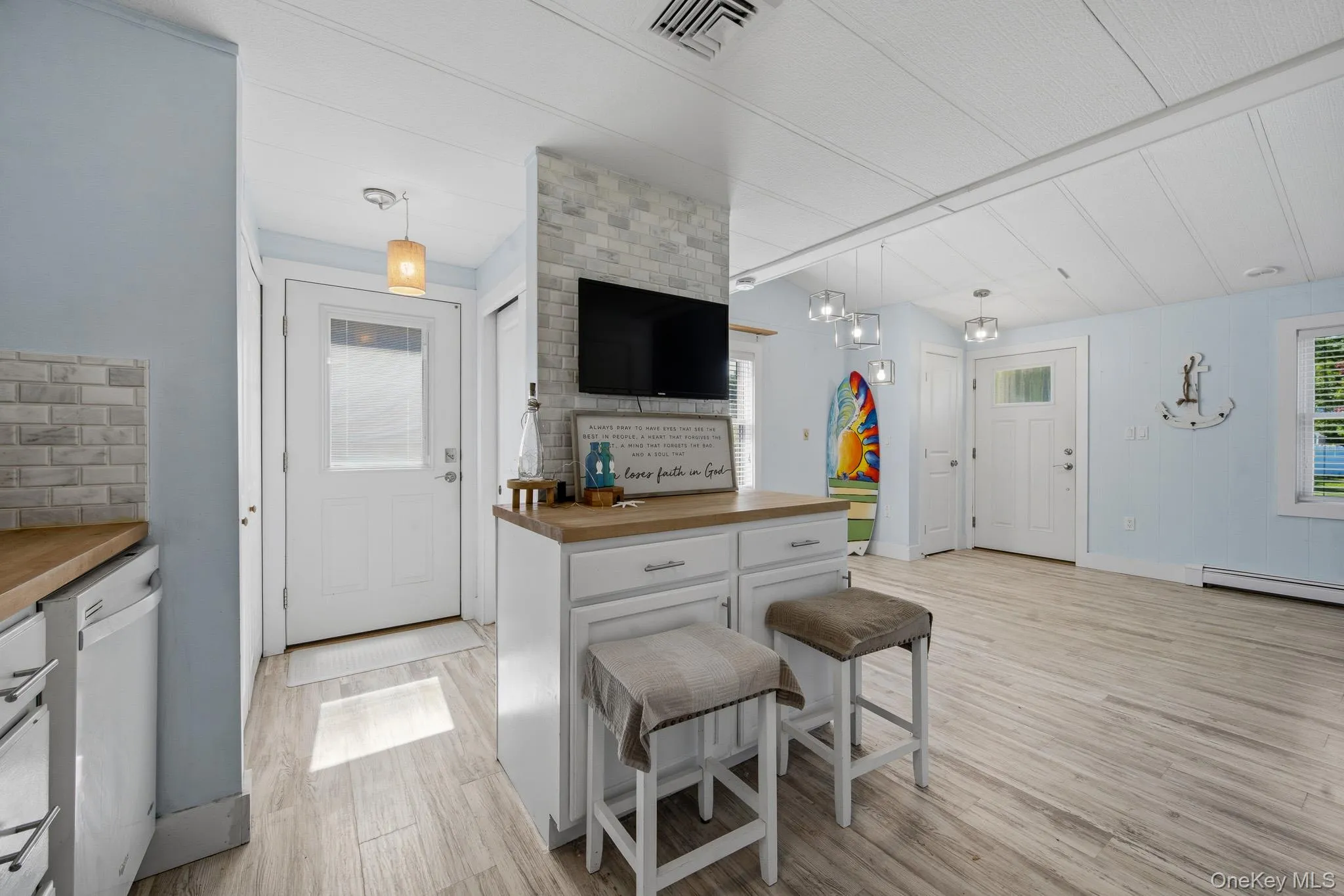 214 Pleasant Street, Islip, NY, 3 Bedrooms Bedrooms, 13 Rooms Rooms,3 BathroomsBathrooms,Residential,For Rent,Pleasant,0,1008040 214 Pleasant Street, Islip, NY, 3 Bedrooms Bedrooms, 13 Rooms Rooms,3 BathroomsBathrooms,Residential,For Rent,Pleasant,0,1008040
